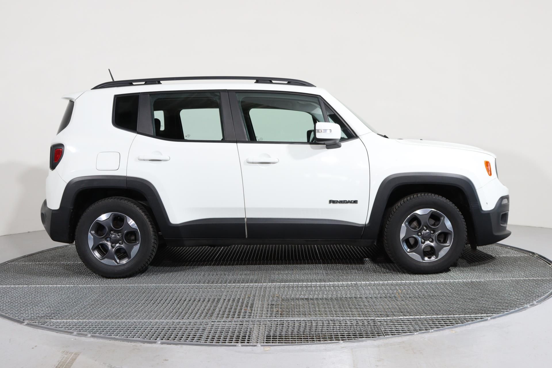 Jeep Renegade, 1,6 DIESEL 88 kW/ TAŽNÉ Z. - fotka 3