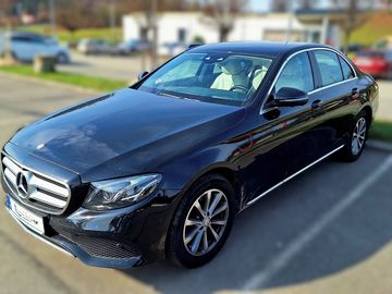 E200, garážováno, 1.majitel