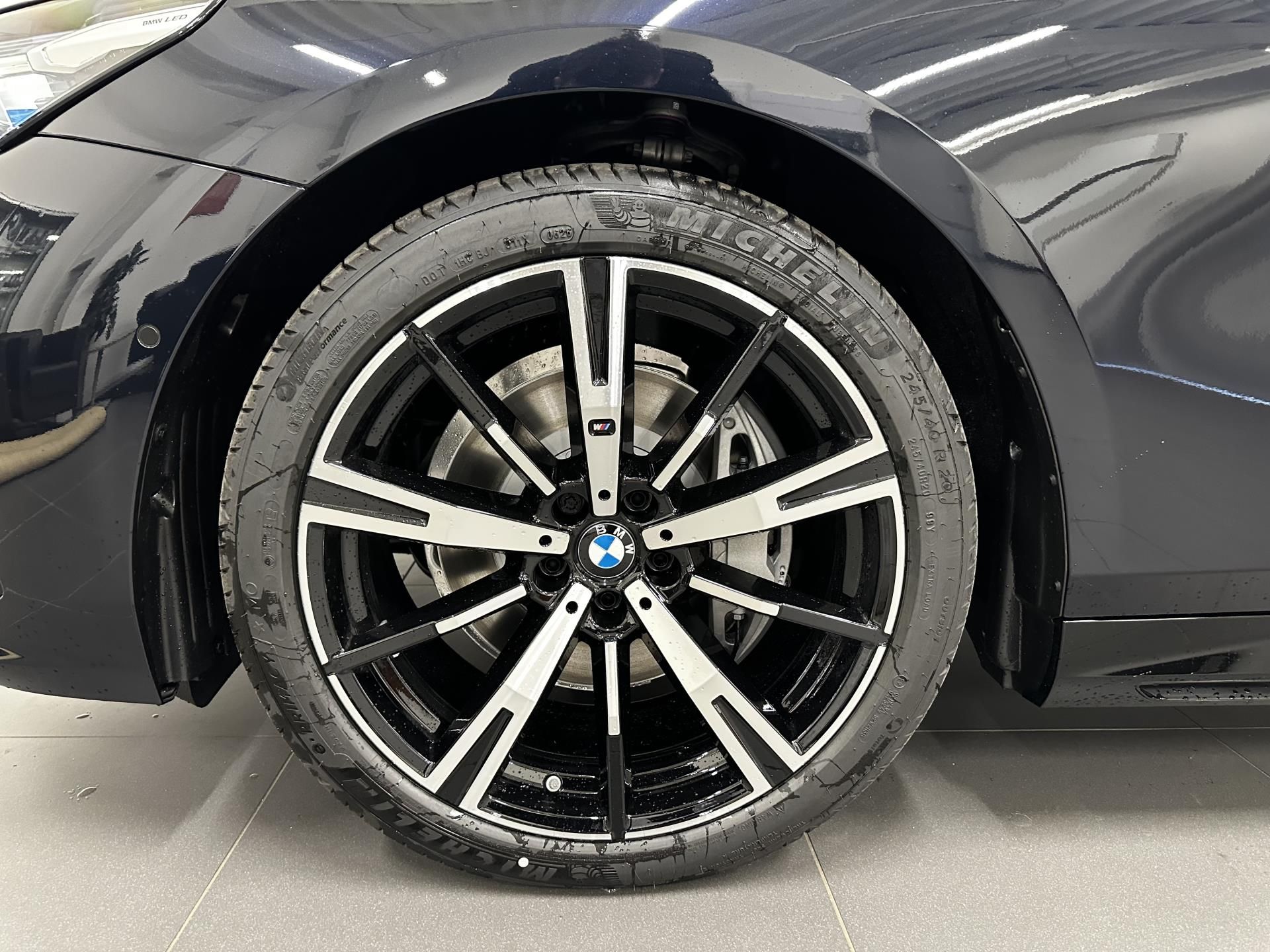 BMW Řada 5, 540d xDrive Sedan - fotka 3