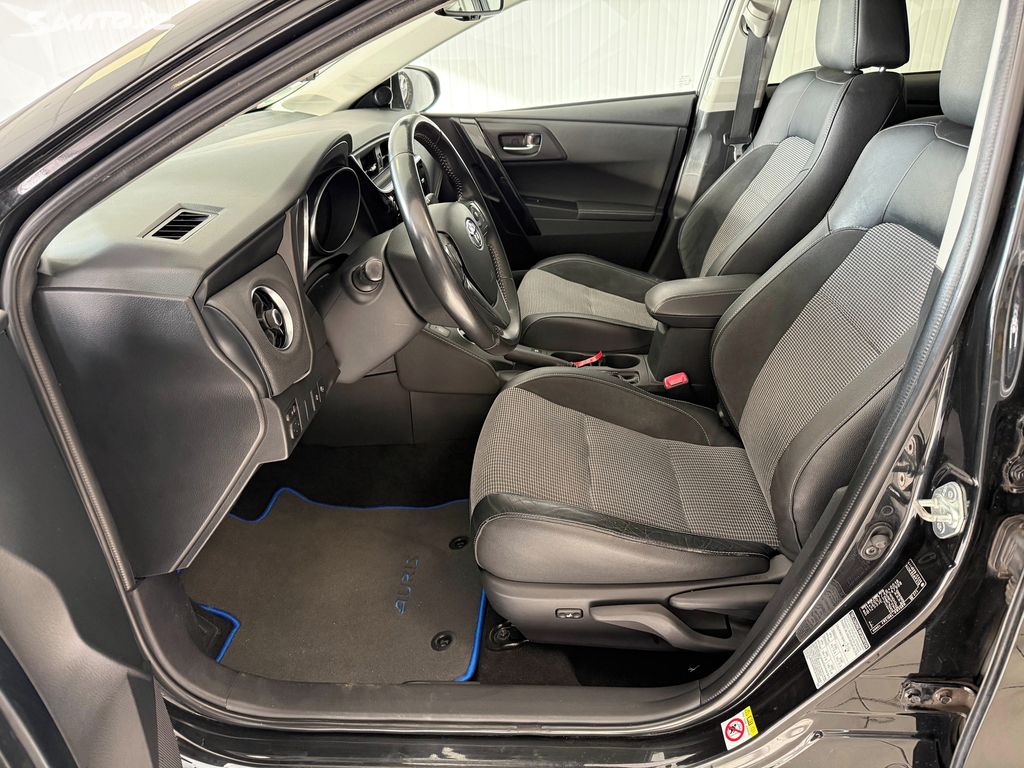 Toyota Auris, fotka 14