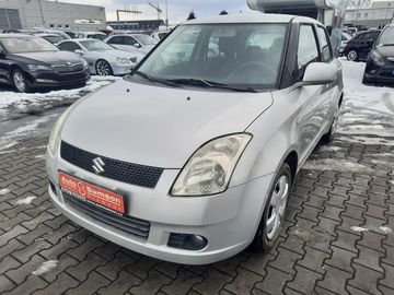 1.3i 5DR 4WD *KLIMATIZACE*