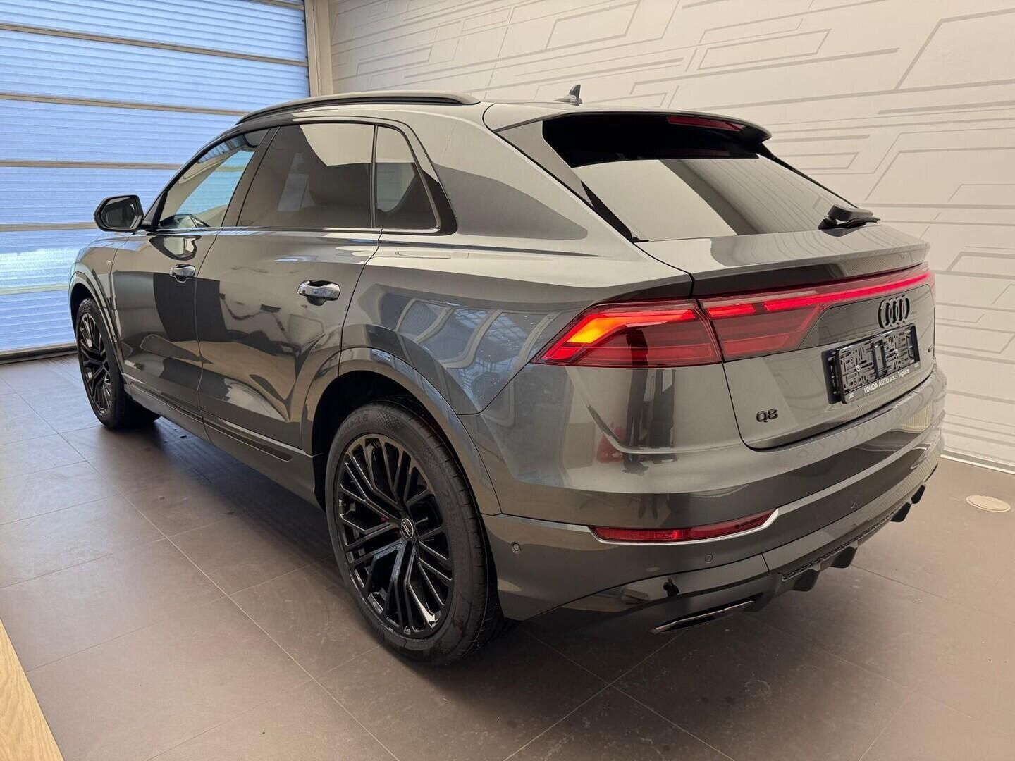 Audi Q8, SUV  50 TDI quattro 210 kW - fotka 3