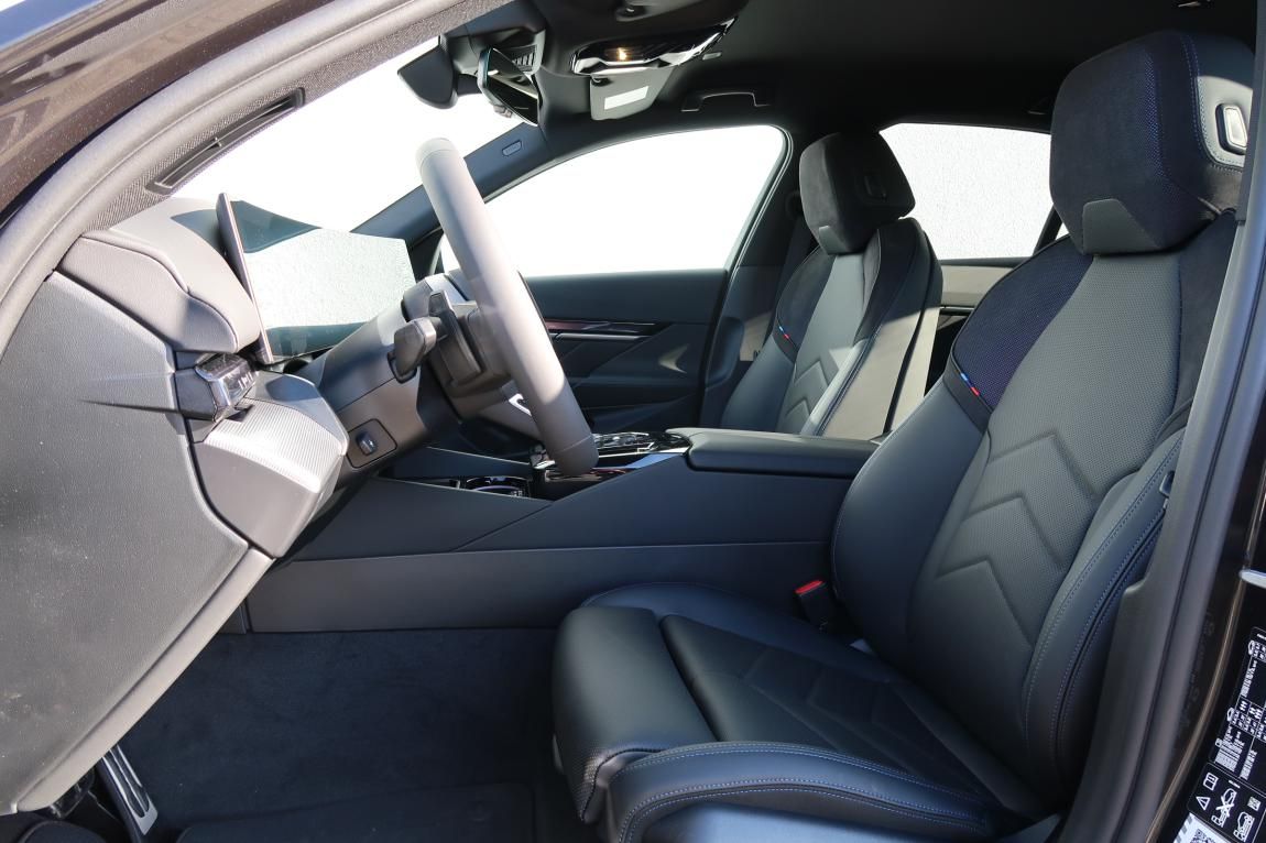 BMW Řada 5, 540d xDrive Sedan - fotka 2