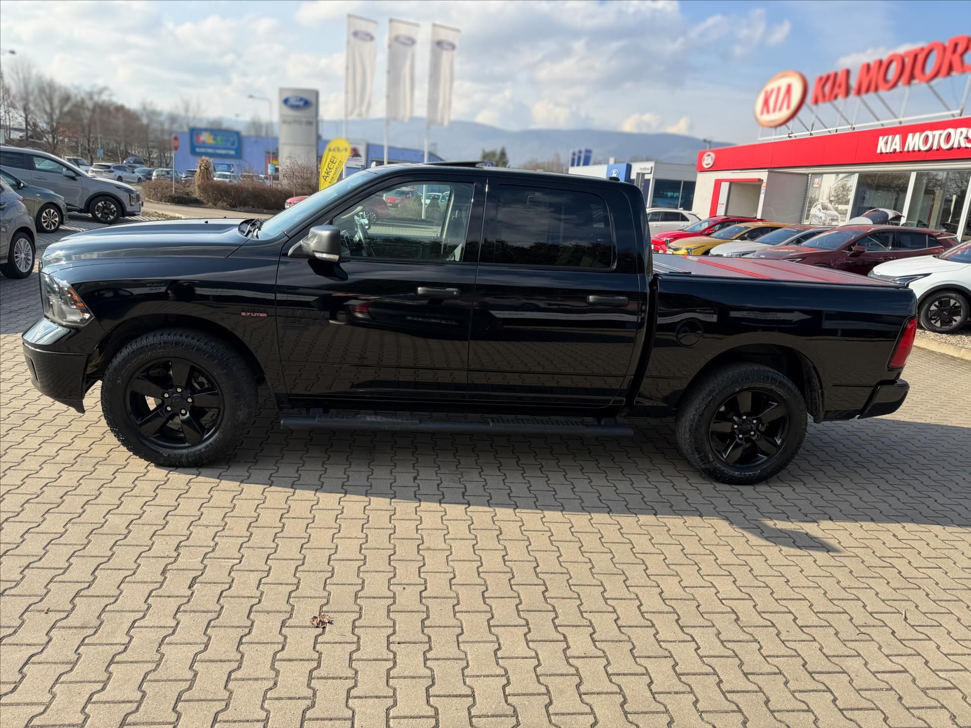 RAM 1500, 5,7 V8 HEMI LPG, DPH, 1MAJ, ČR - fotka 3