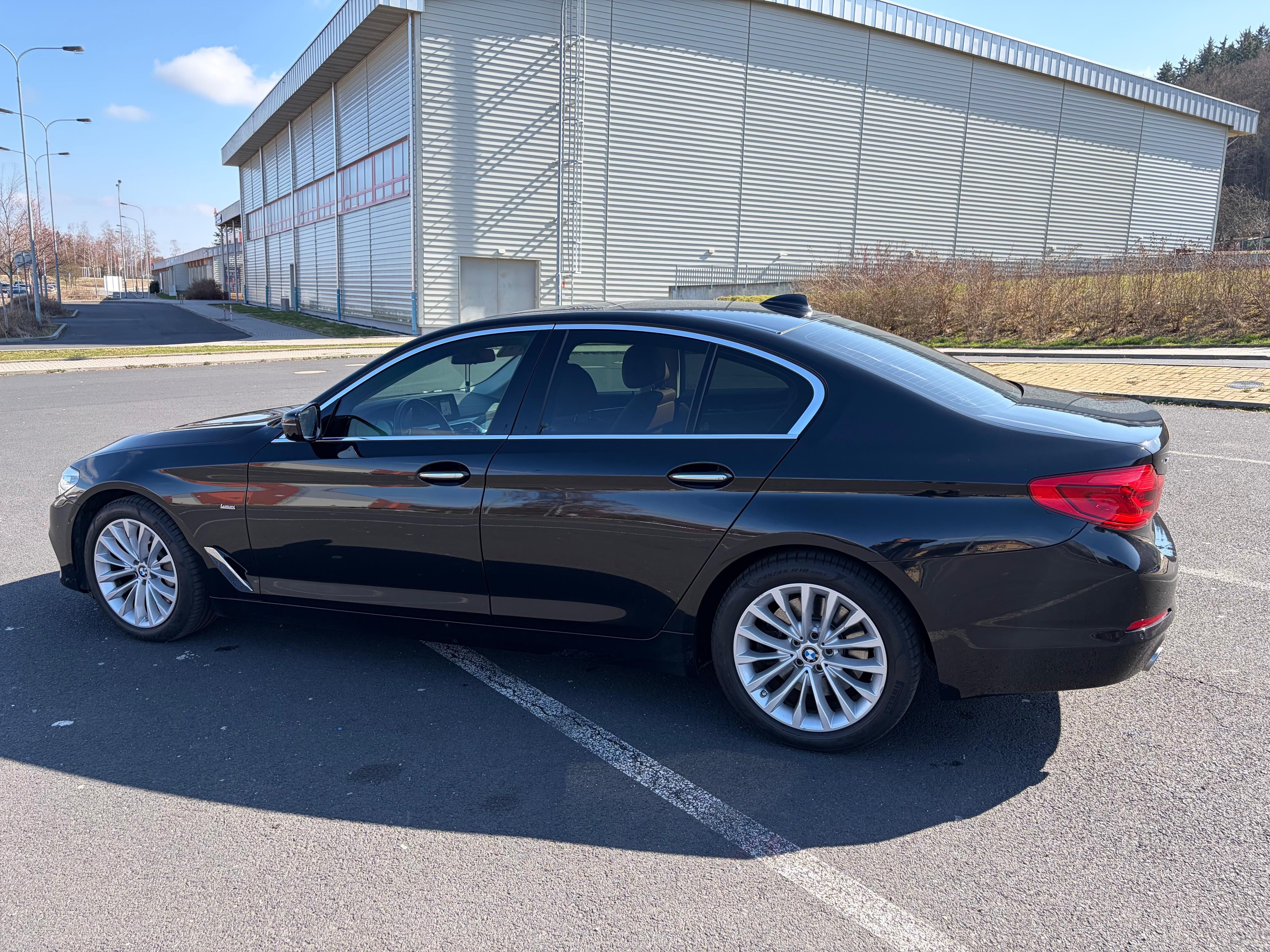 BMW Řada 5, Bmw 530d,luxury,plný servis - fotka 3