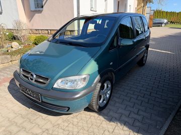 1,6i/16V-74kw, 7 Míst nová STK