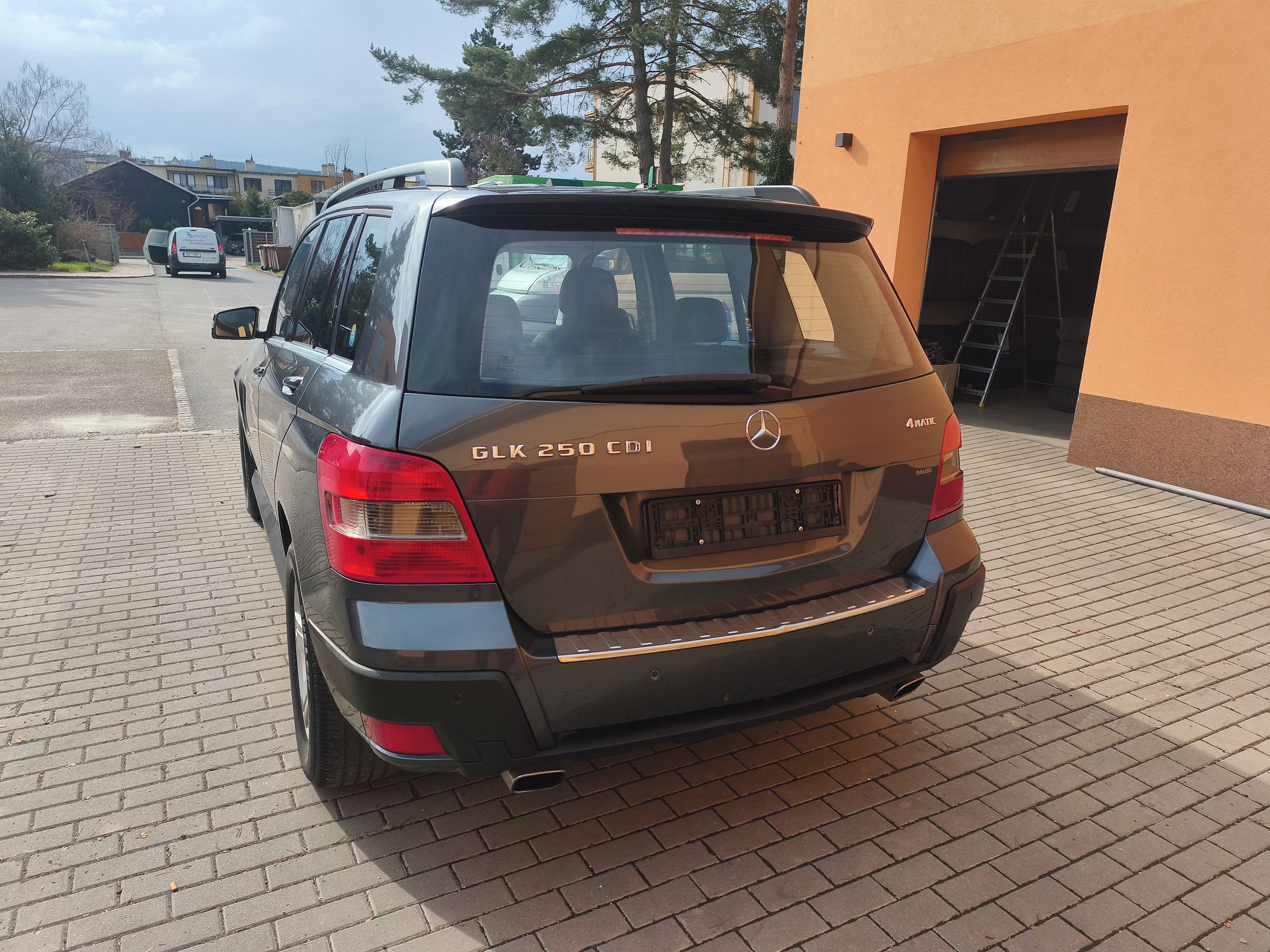 Mercedes-Benz GLK, 250 CDi, 4 MATIC - fotka 5