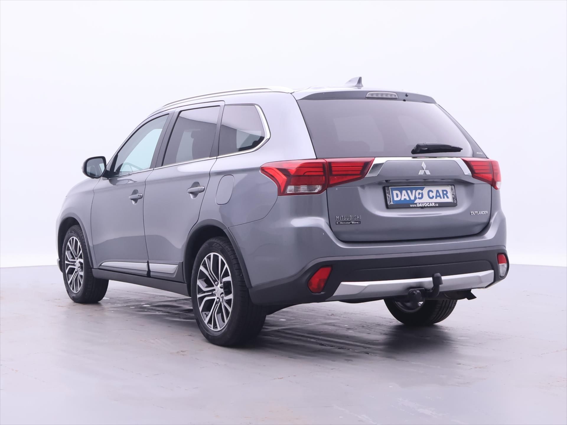 Mitsubishi Outlander, 2,0 Mivec Intense CVT 4WD - fotka 5