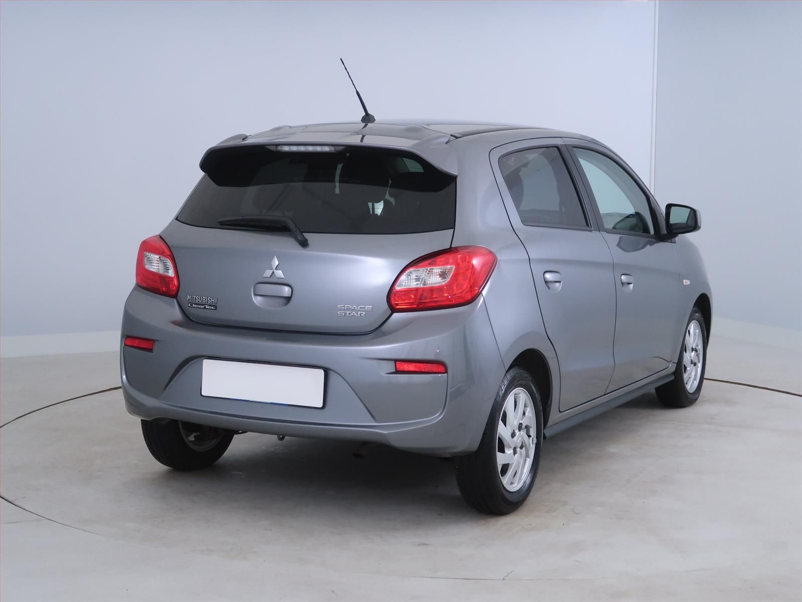 Mitsubishi Space Star, 1.2 MIVEC, Automat, ČR,1.maj - fotka 5