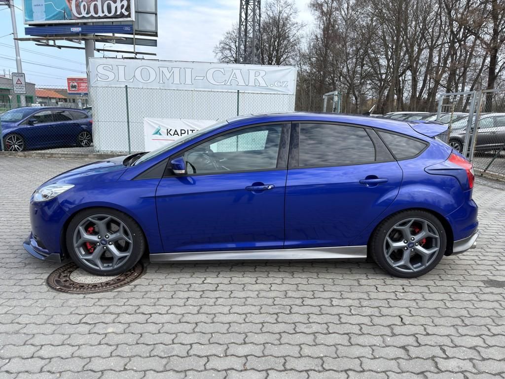 Ford Focus, ST 2.0 EB 184 kW xenon, servis - fotka 3
