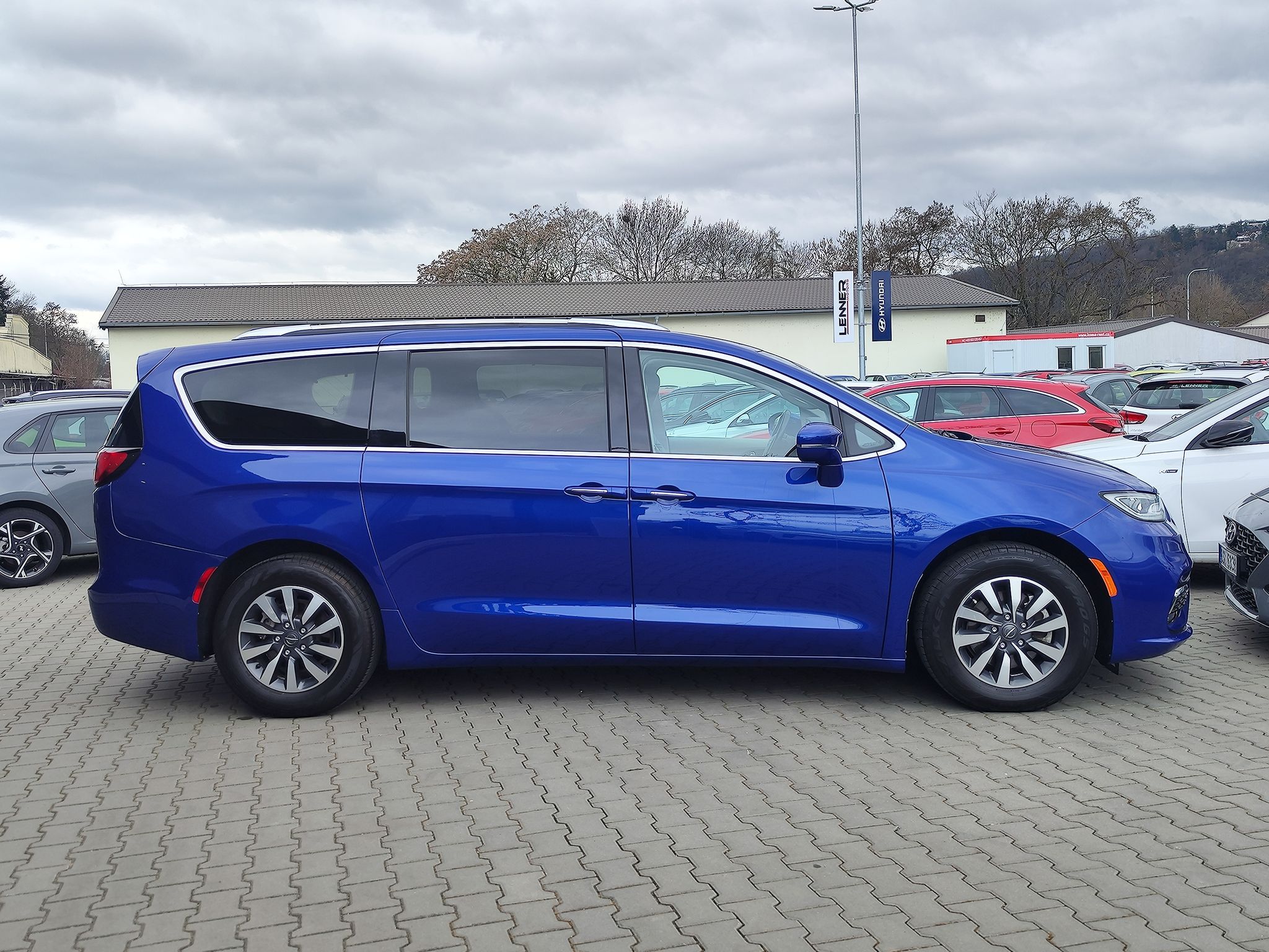 Chrysler Pacifica, 3.6 VVT/214kW V6 Touring L - fotka 4