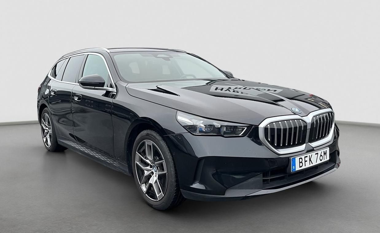 BMW Řada 5, 530e xDrive Touring ada. temp. - fotka 3