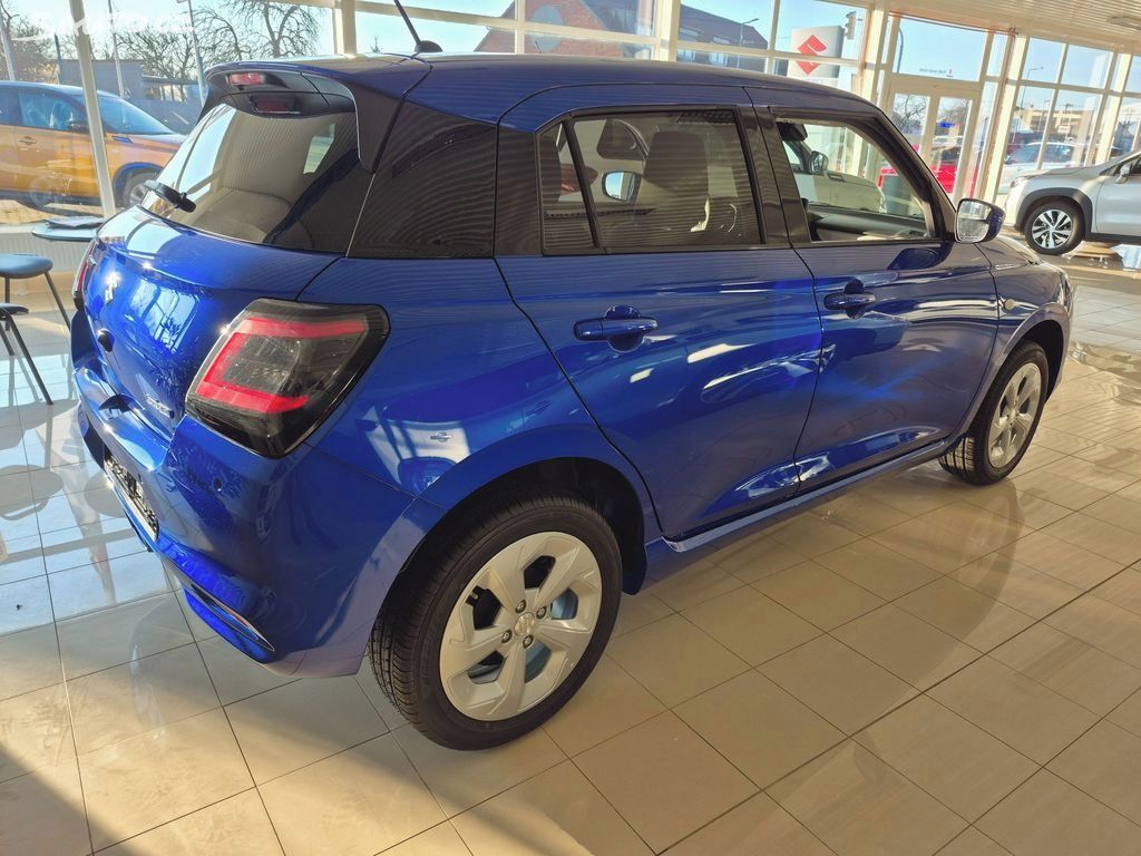 Suzuki Swift, 1,2 Premium automat - fotka 5
