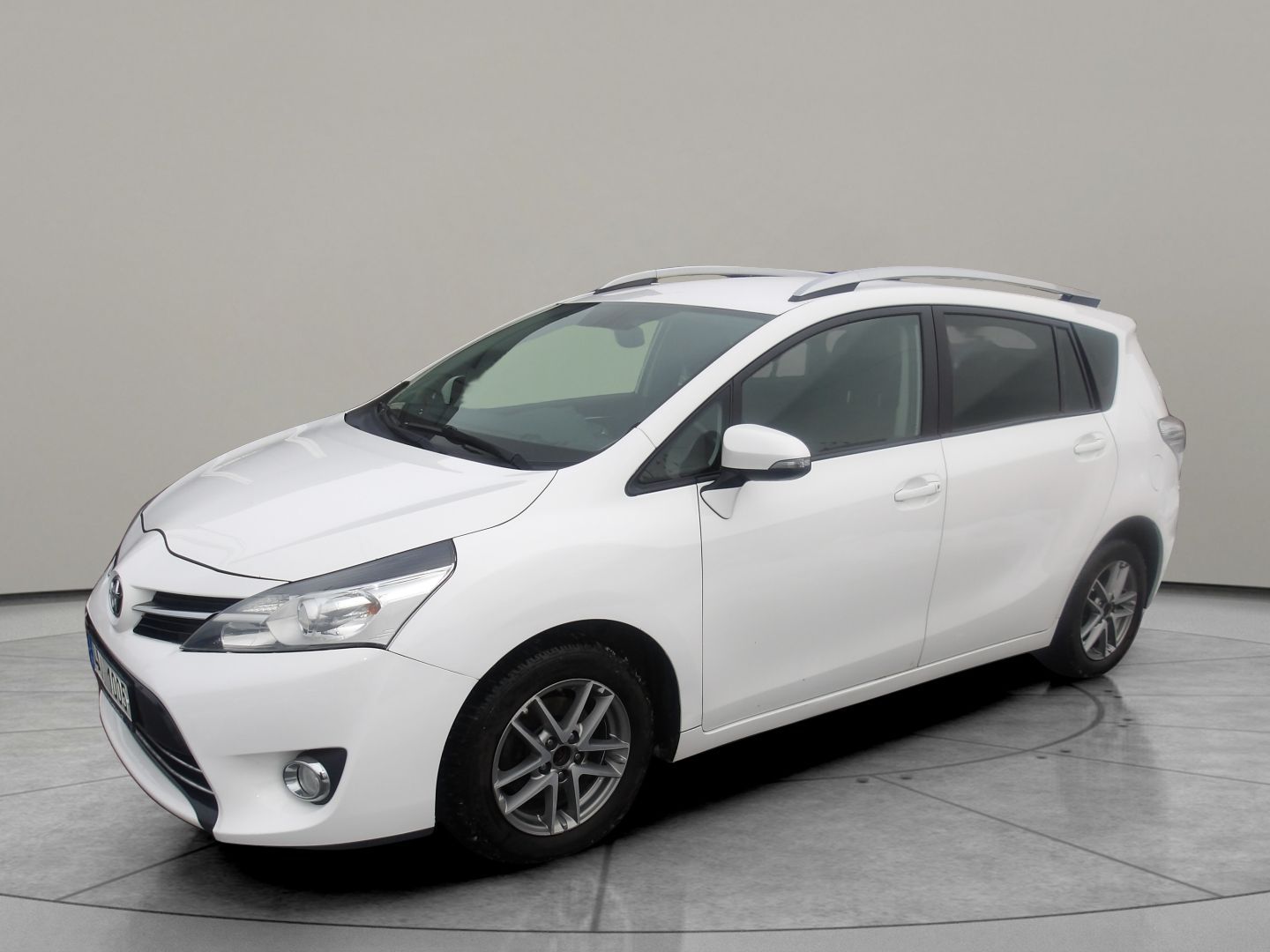 Toyota Verso, 1,6 D4D 82kW Nové v ČR! 2xkola - fotka 2