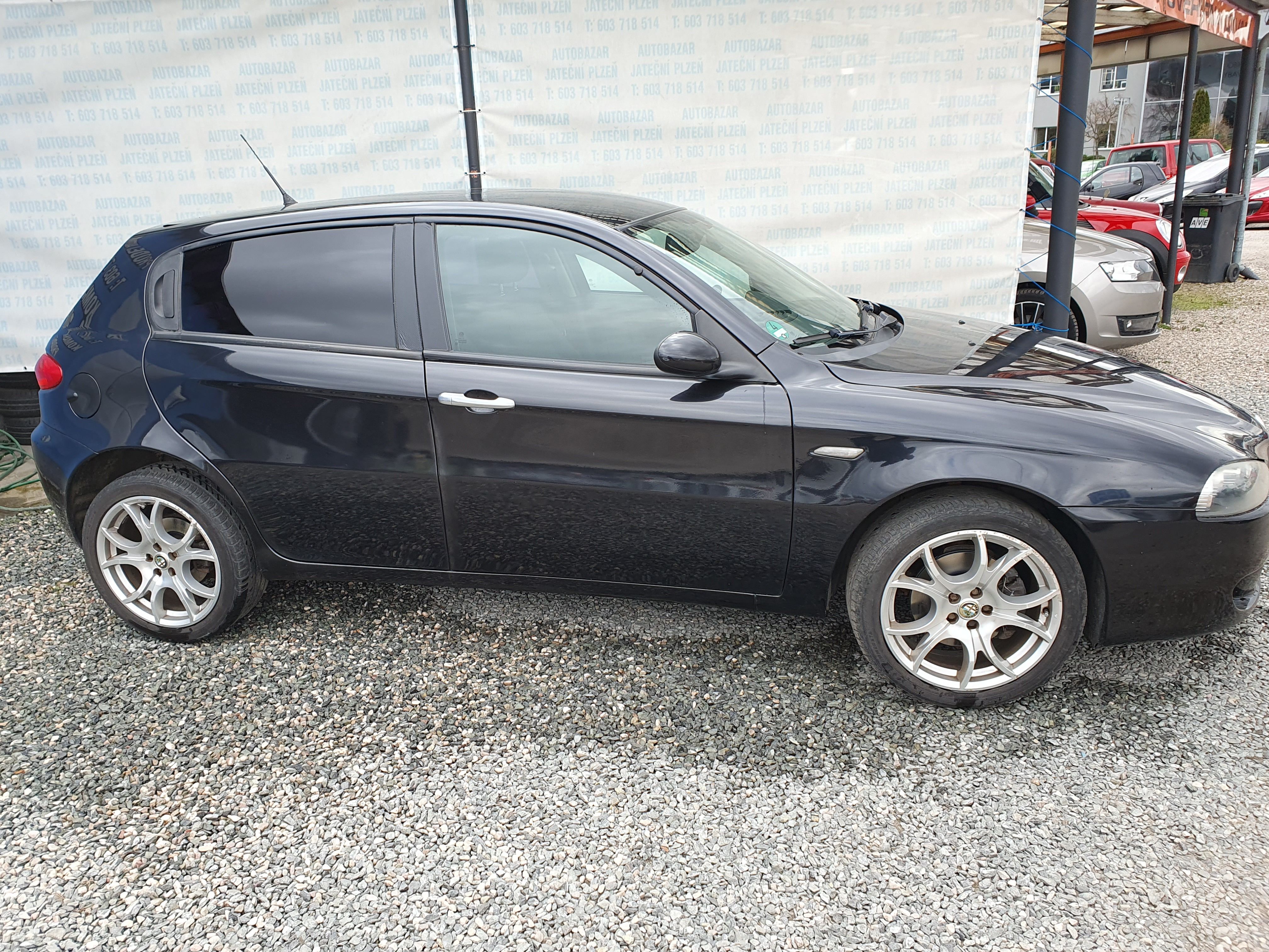 Alfa Romeo 147, 1.6 í 88 KW - fotka 2