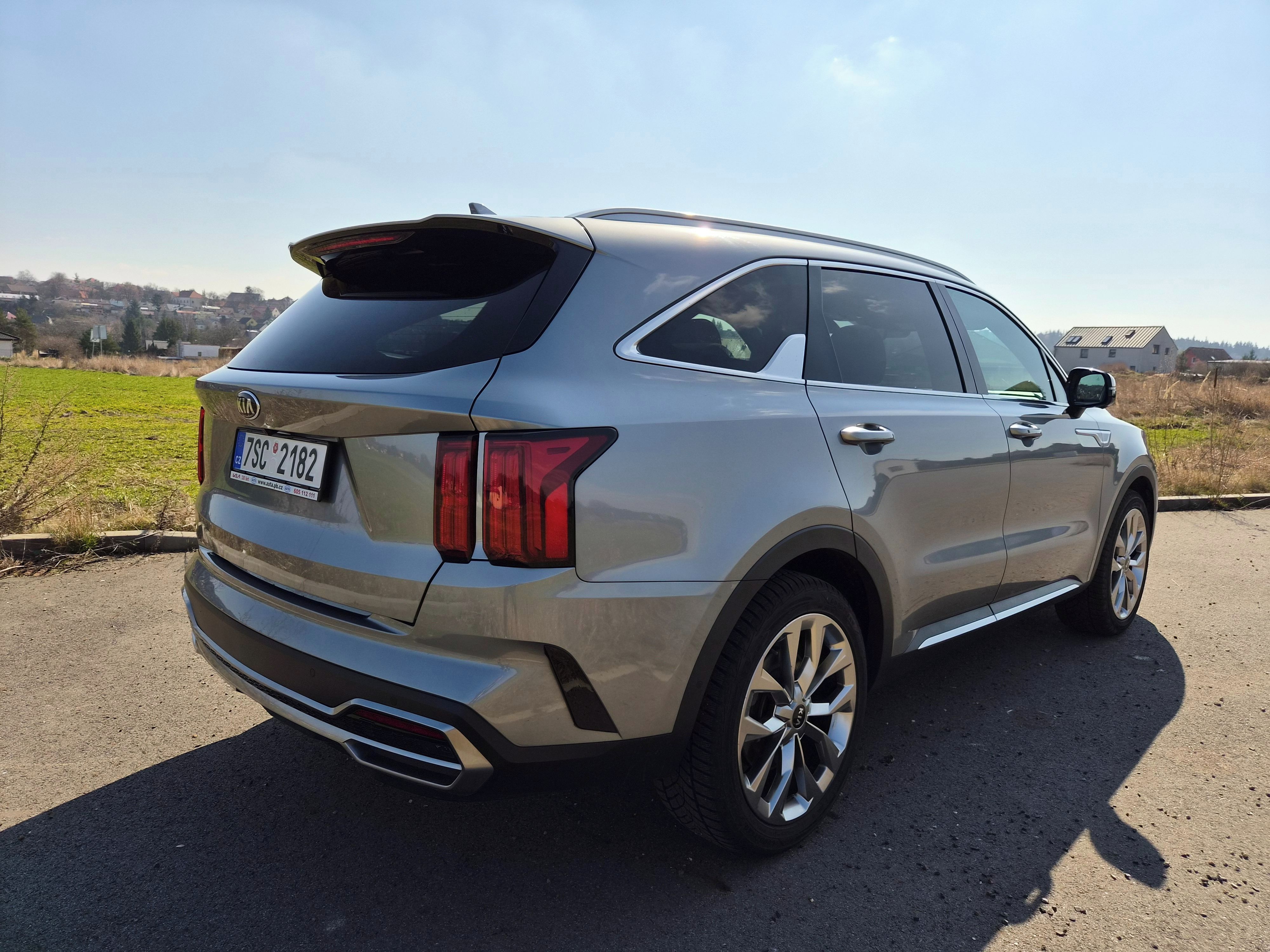 Kia Sorento, Platinum 2.2CRDI 148kw 4x4 DPH - fotka 6