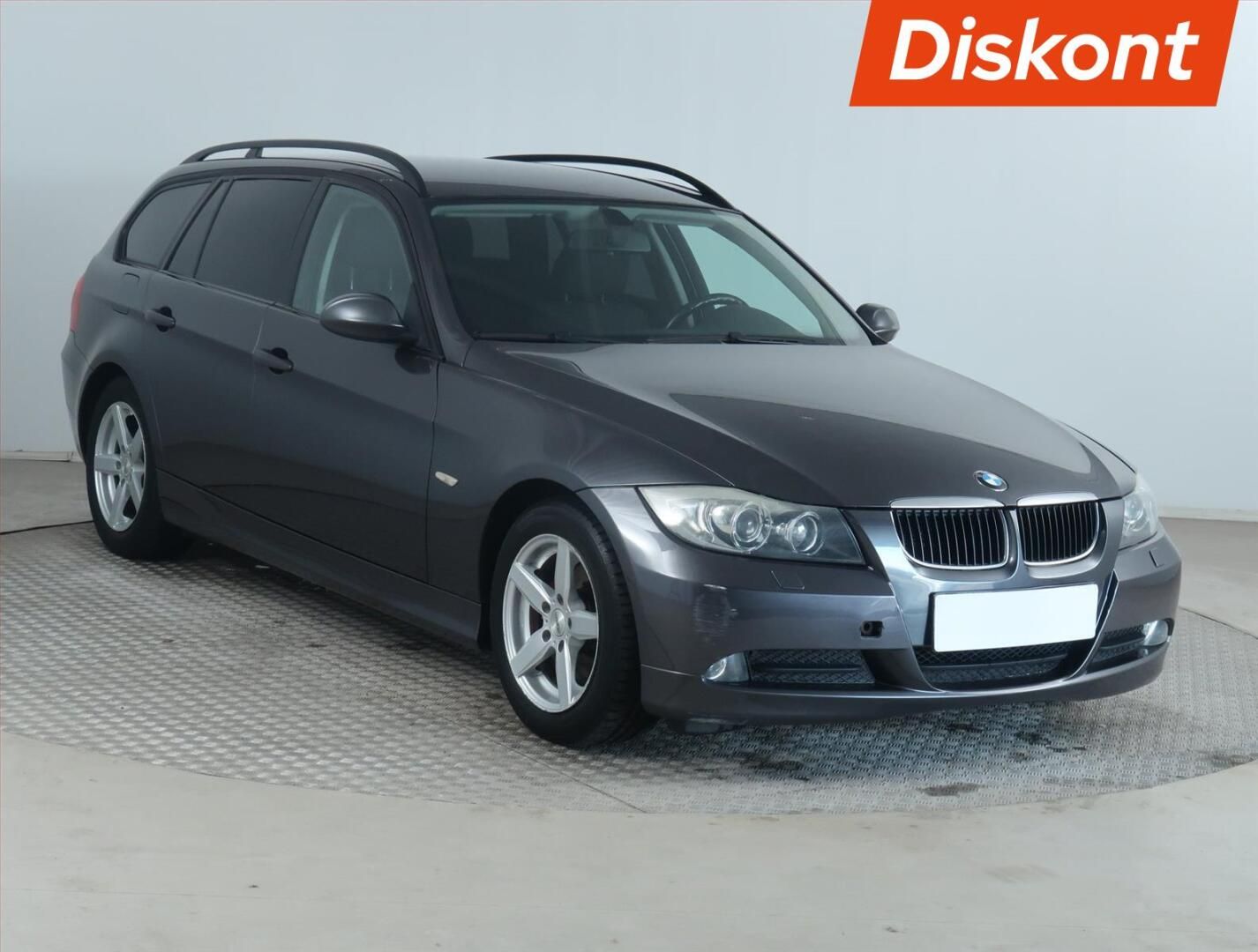 BMW Řada 3, 318 i, Parkovací asistent