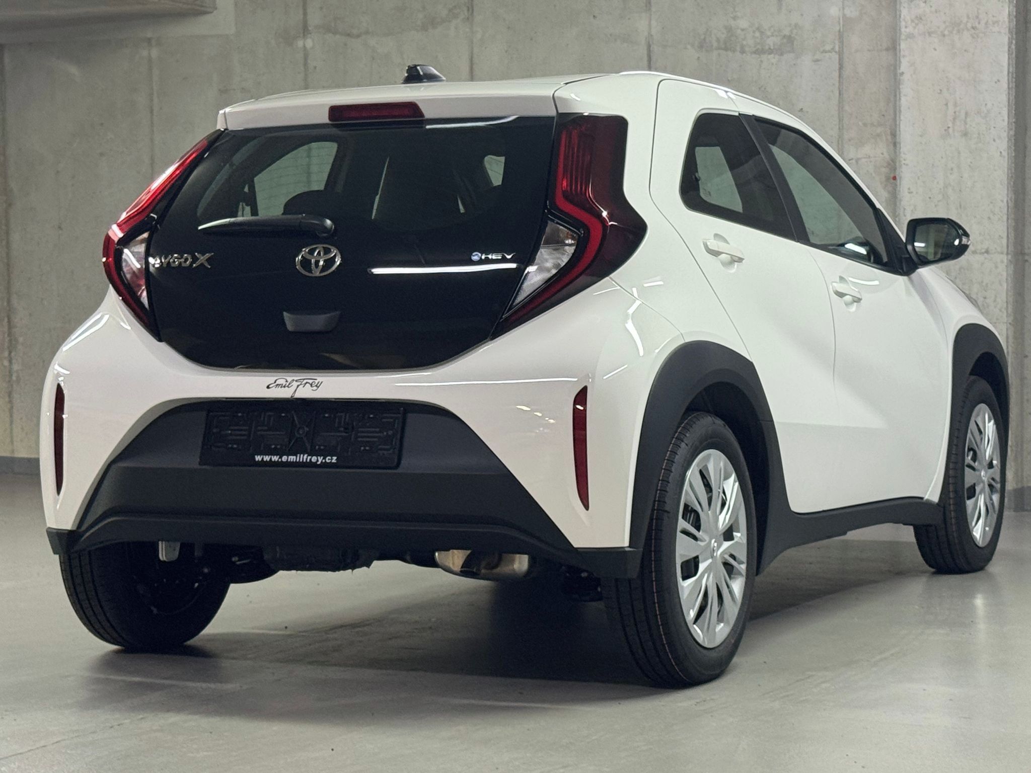 Toyota Aygo, Active 1.5 Hybrid 116k - fotka 5