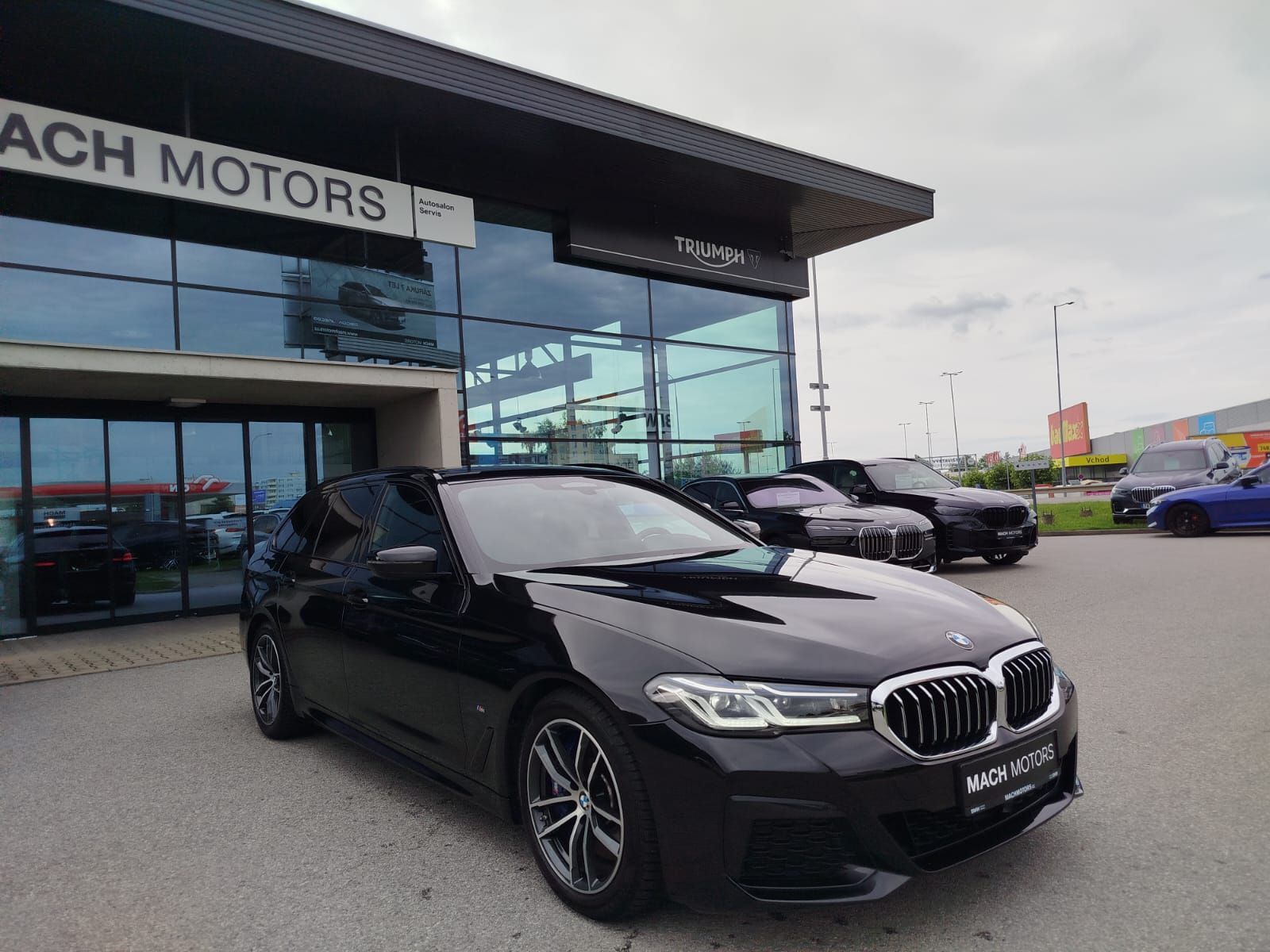 BMW Řada 5, 530d Touring, Natáčecí náprava - fotka 5
