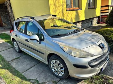 1,4 benzín, r. 2009, 260000km
