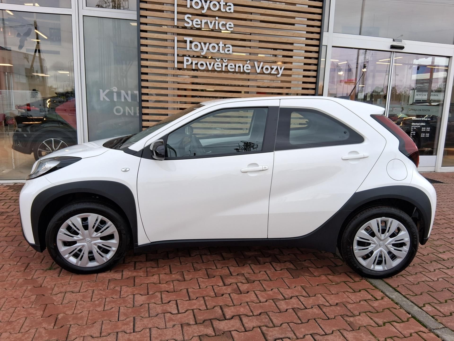 Toyota Aygo, 1,0VVTi 52k COMFORT AUTOMAT - fotka 6