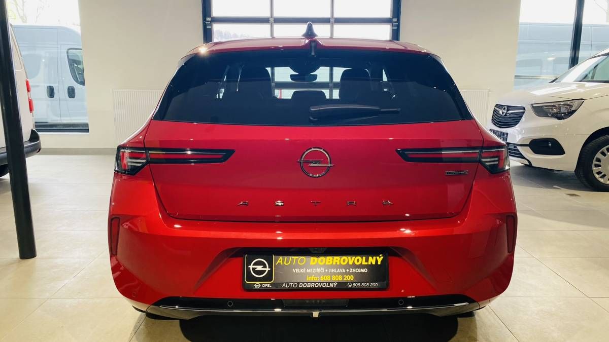 Opel Astra, Elegance HB 1.6 PHEV 132kW/180 - fotka 5