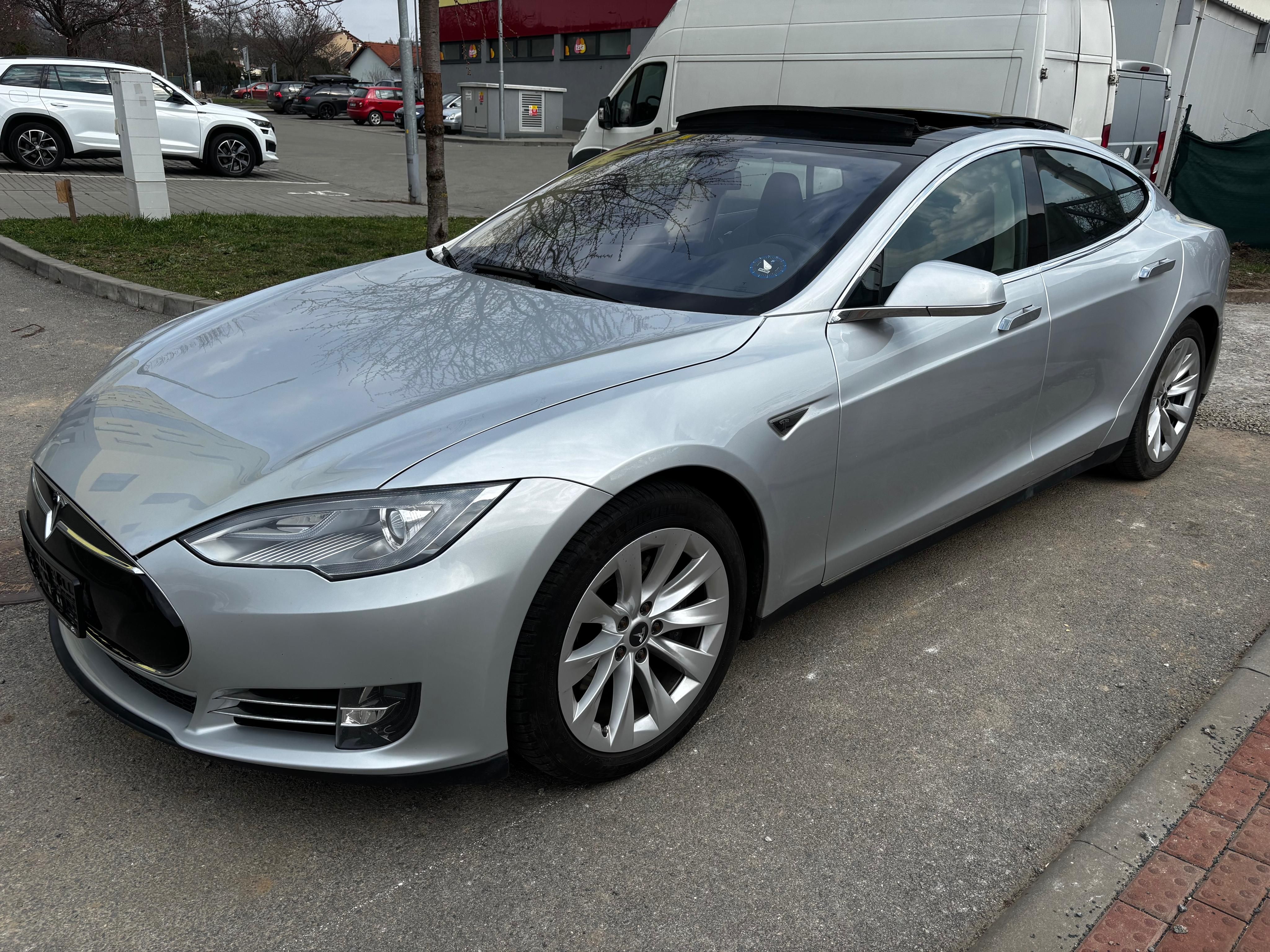 Tesla Model S, P85, supercharger FREE, 140tis - fotka 2