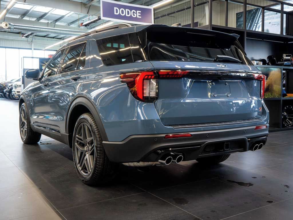 Ford Explorer, 3.0 ST 4WD 21Alu, B&O 980W - fotka 3