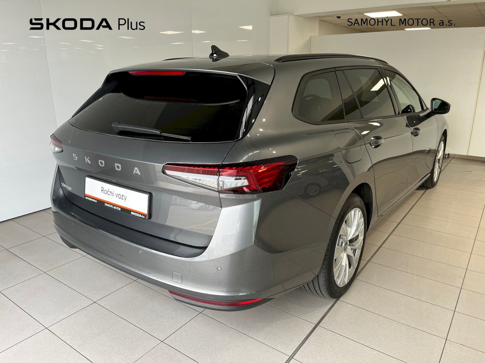 Škoda Superb, Combi 2.0 TDI 110 kW A7F Selec - fotka 2