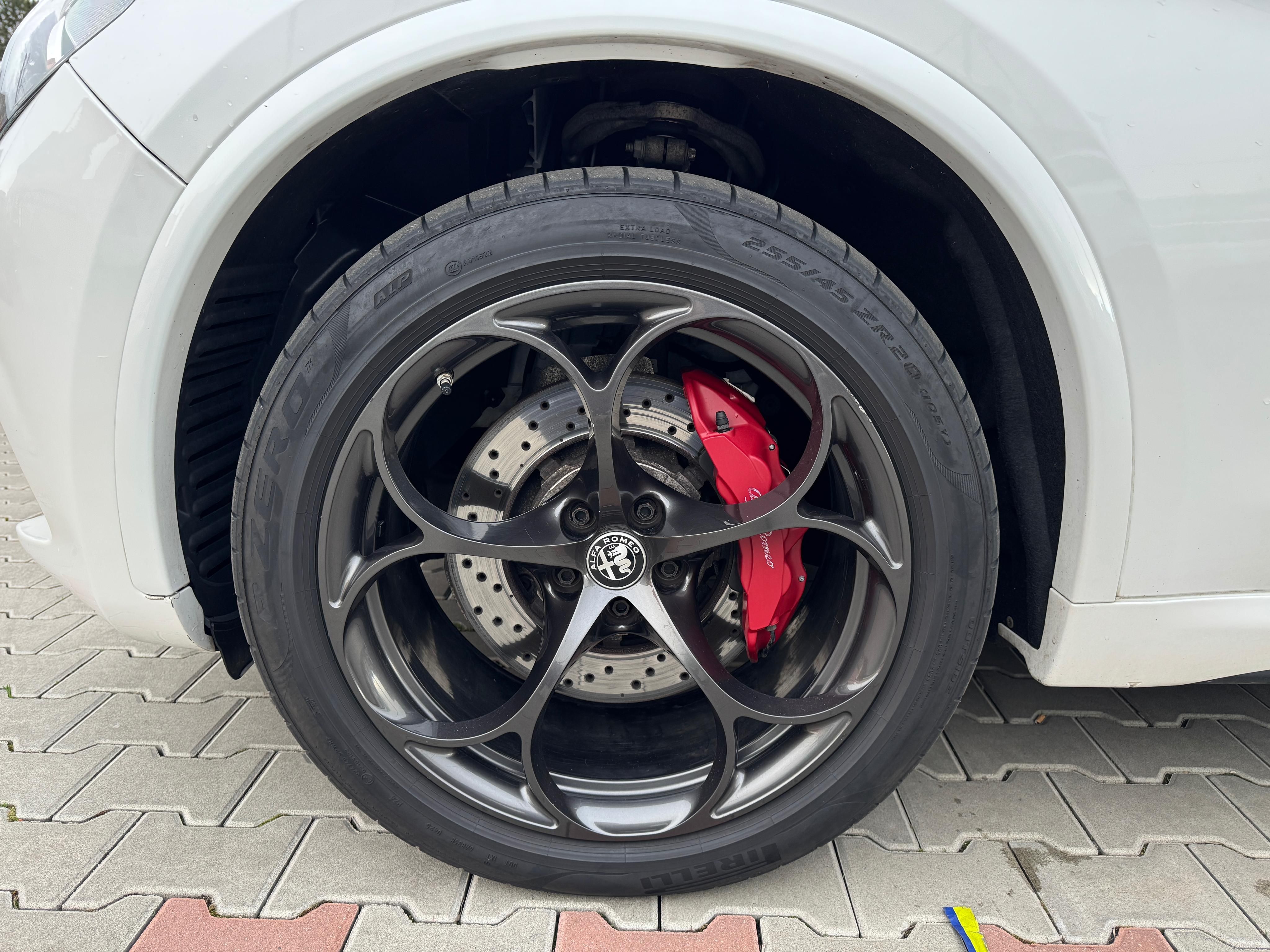 Alfa Romeo Stelvio, 2,9 V6 QV 510k AT8 ZF Q4 - fotka 6