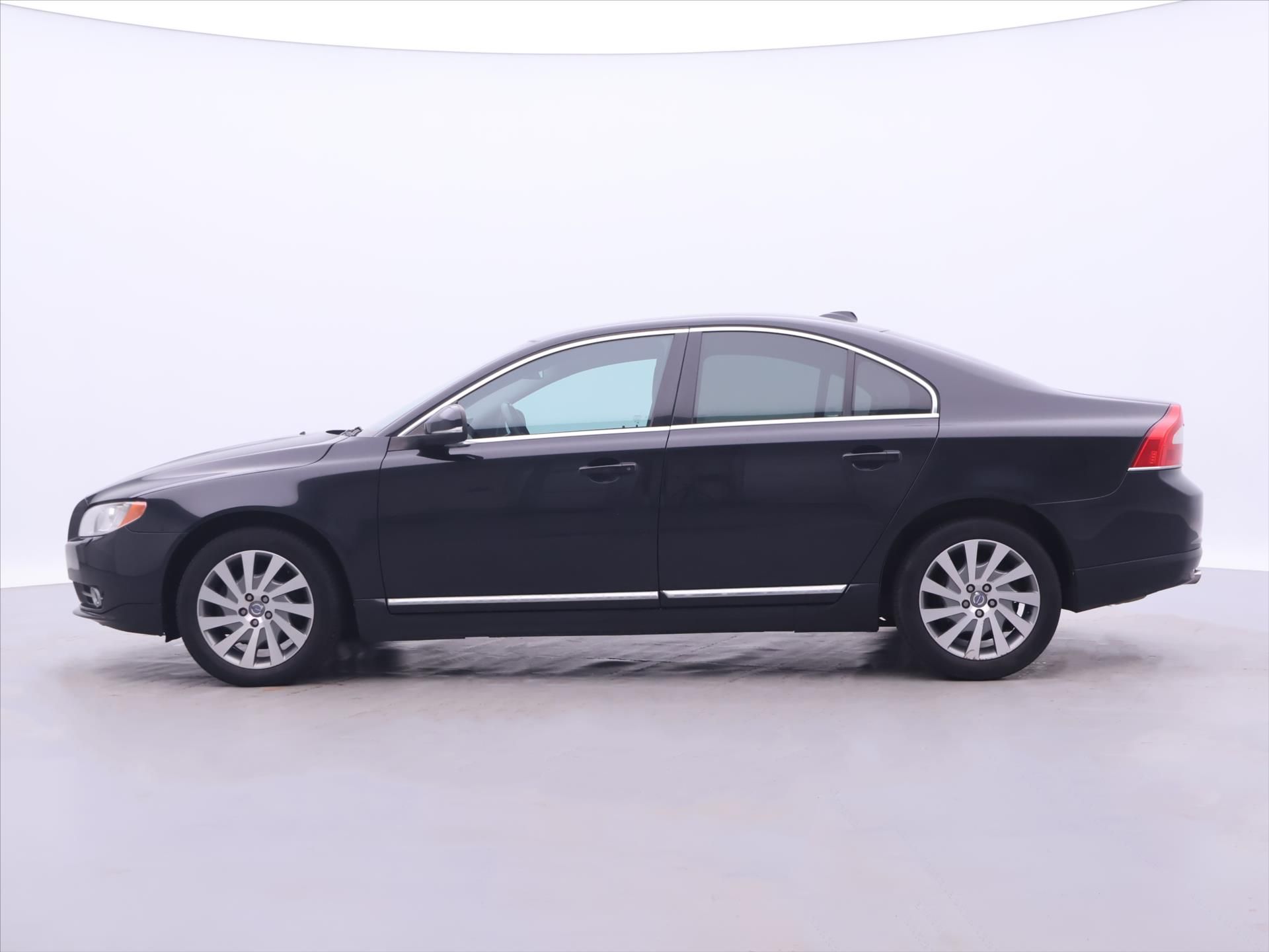 Volvo S80, 2,4 D5 158kW DPH Aut. - fotka 4