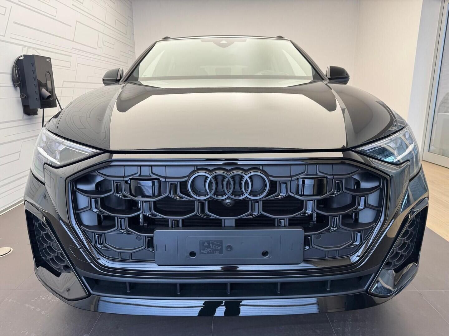 Audi SQ8, SUV V8 TFSI quattro 373 kW - fotka 2