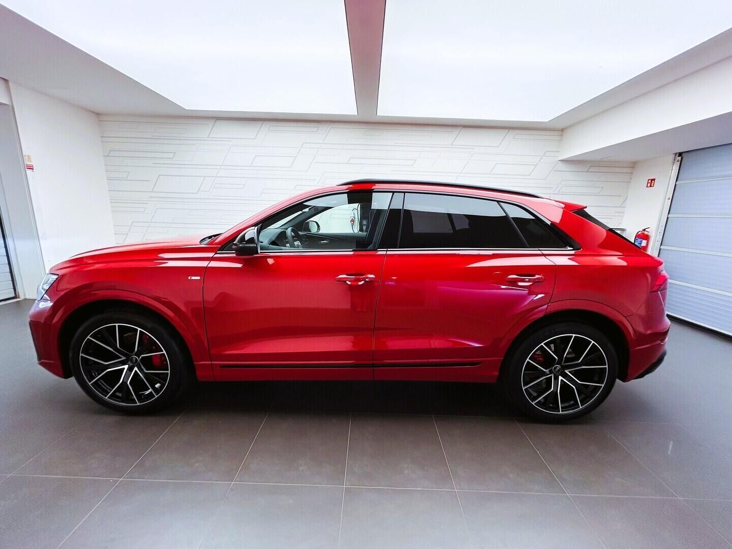 Audi Q8, SUV  50 TDI quattro 210 kW - fotka 3