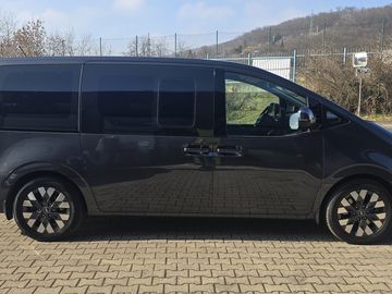 Hyundai Staria Premium 2.2CRDi