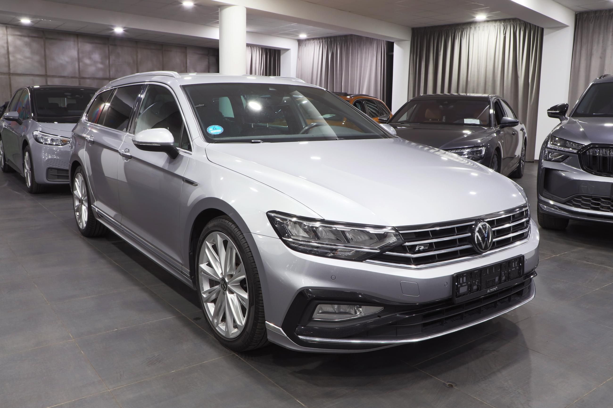 Volkswagen Passat Variant, 2.0 TDI 110kW R-Line / ALU 19