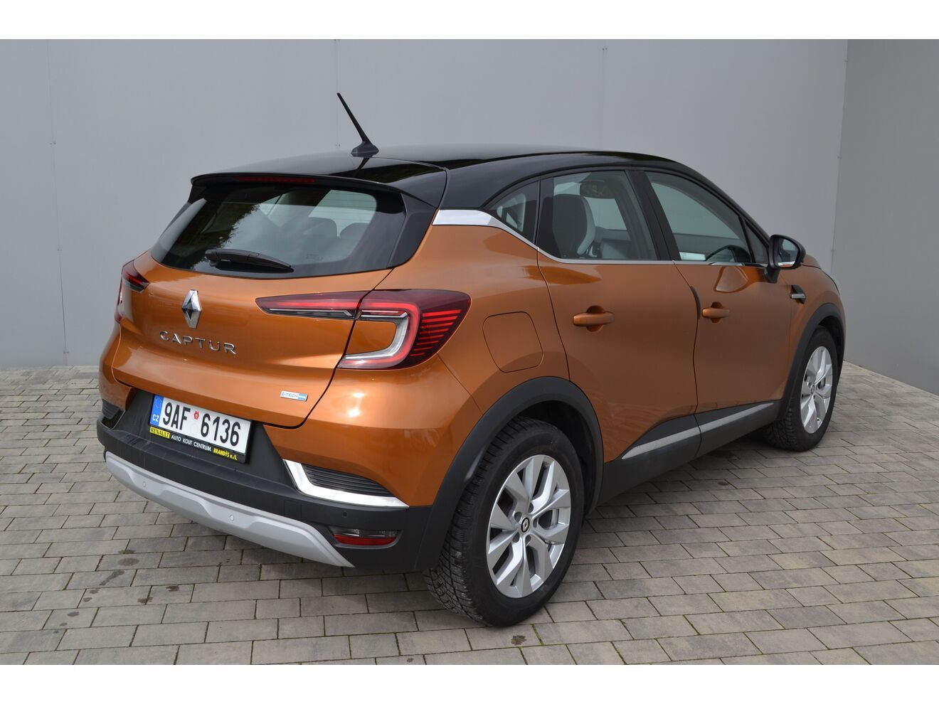 Renault Captur, Intens E-TECH HYBRID 145 - fotka 5
