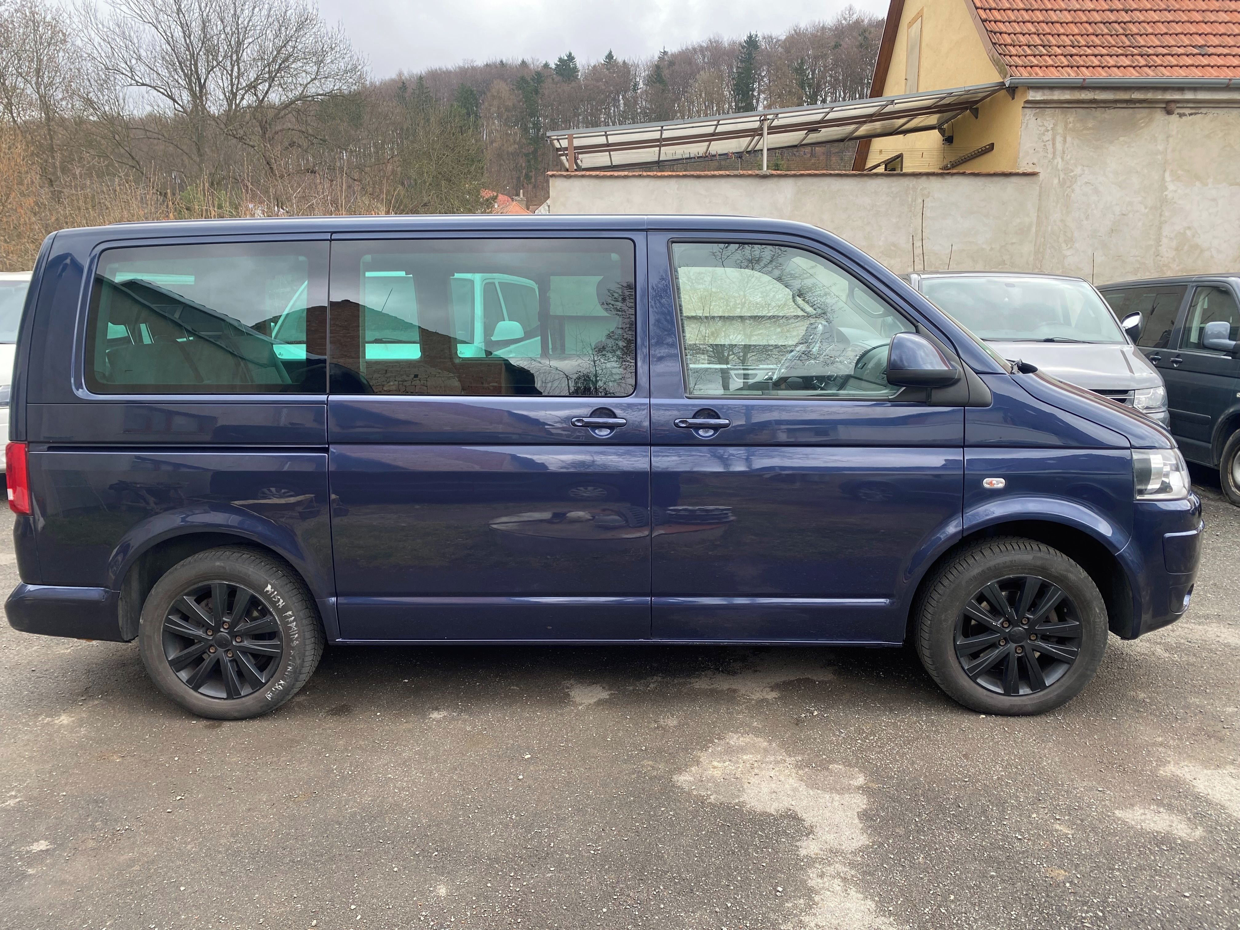 Volkswagen Multivan, 2,0TDI103KW,Webasto,2xšoupačky - fotka 5