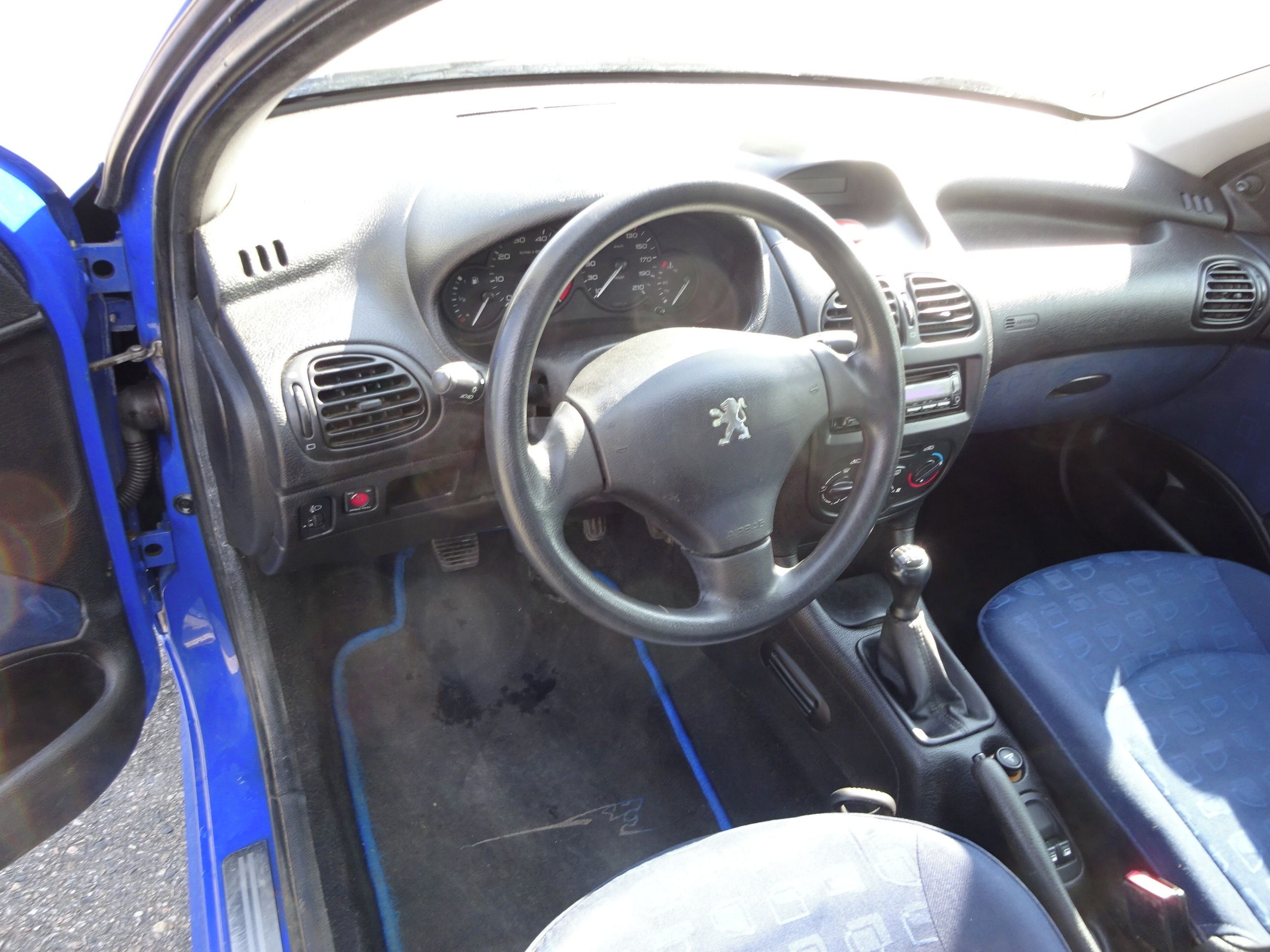 Peugeot 206, 1.1i (44 KW)PO ROZVODECH - fotka 5