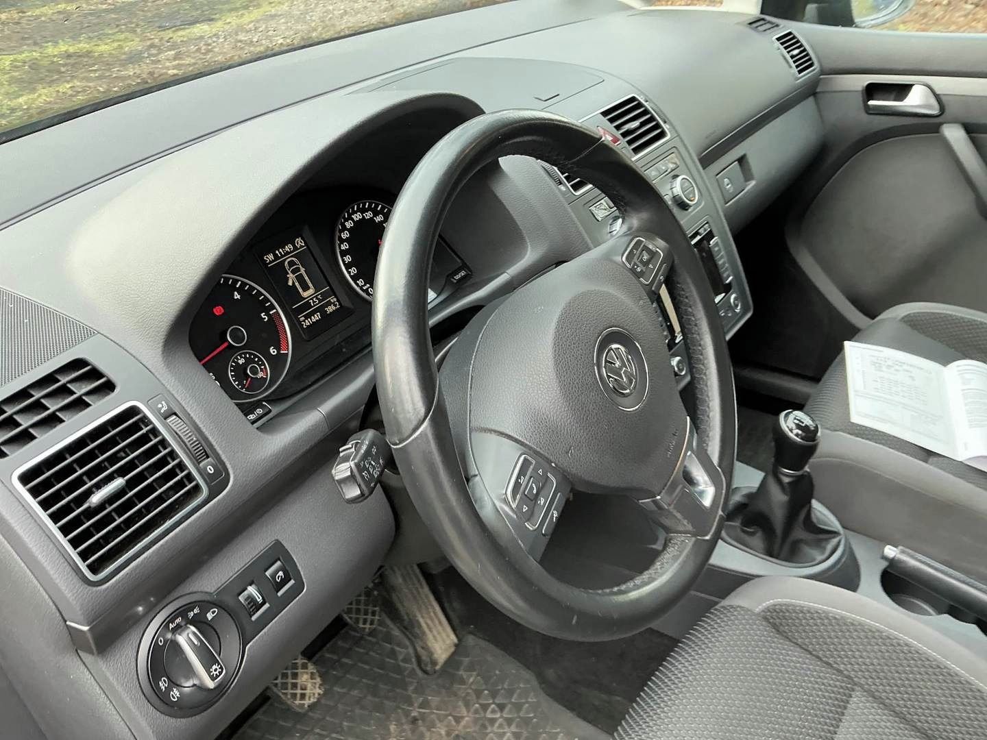 Volkswagen Touran, 2.0 Tdi 103 KW XENONY TAŽNÉ - fotka 2