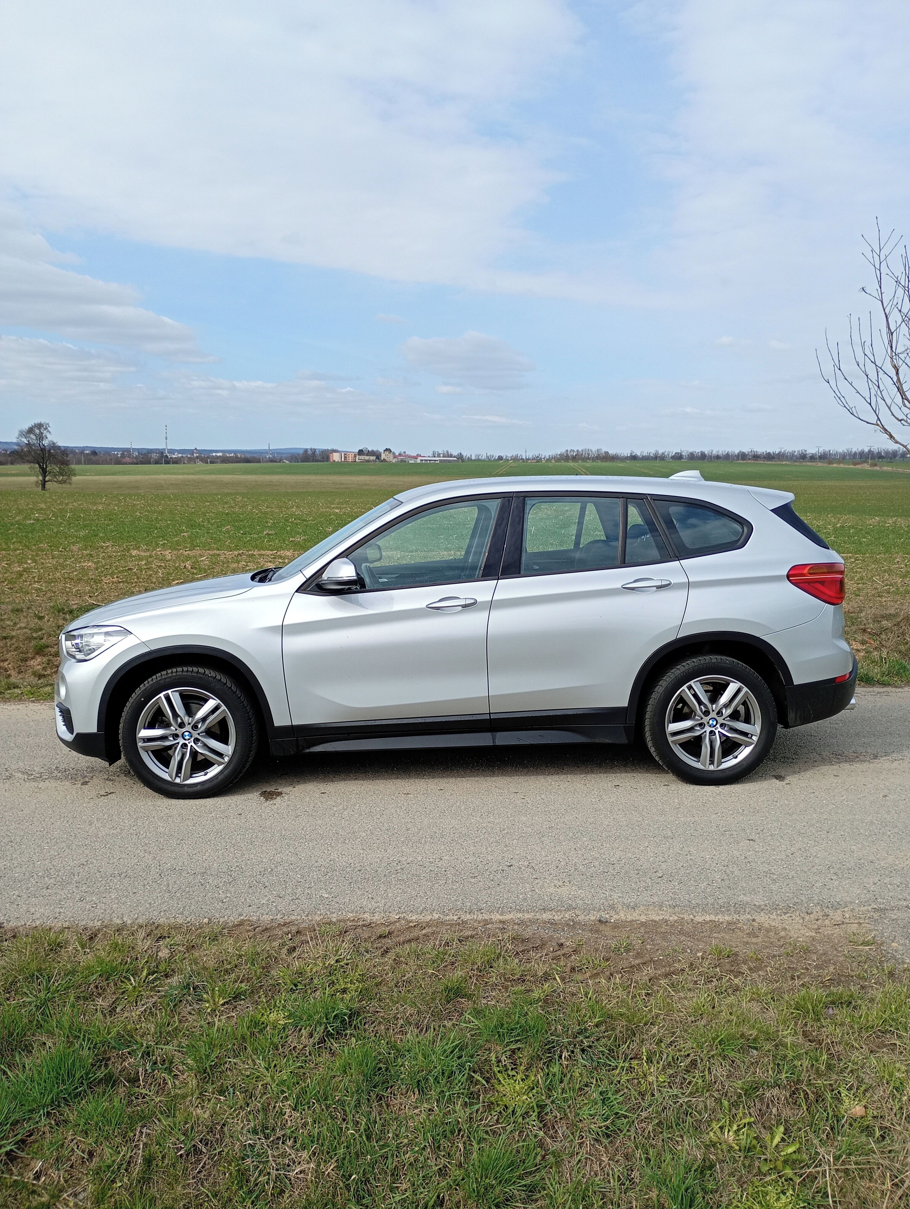 BMW X1, 18i sDrive tažné servis 1maj.. - fotka 4