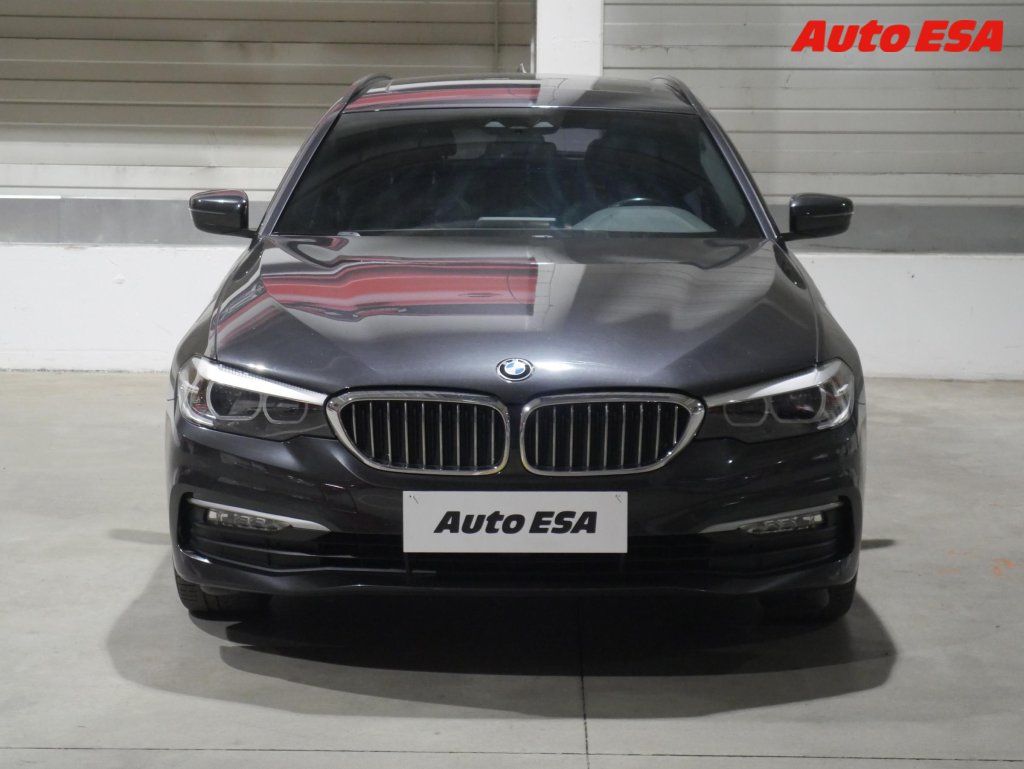 BMW Řada 5, 520xd 520xd,AT,LED,panor - fotka 2