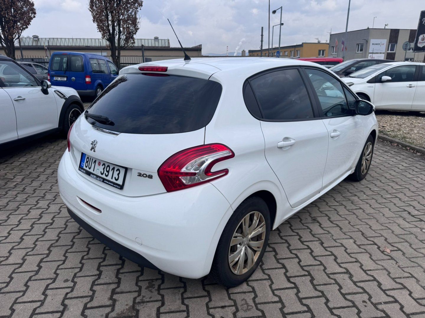 Peugeot 208, 1,2 60 KW 1. MAJ STK - fotka 5