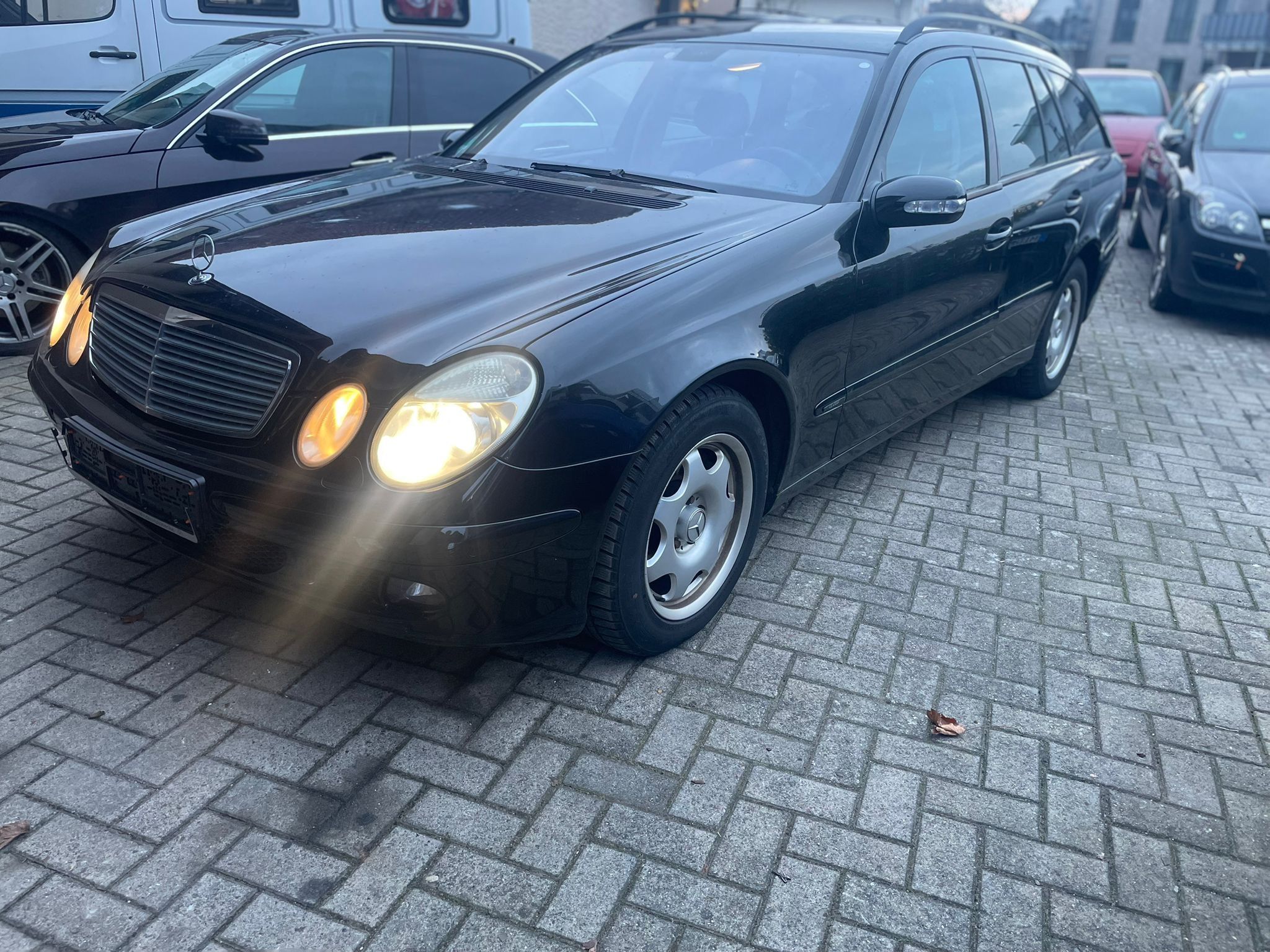 Mercedes-Benz Třídy E, E200 Kompressor 120 Kw Tazne - fotka 2