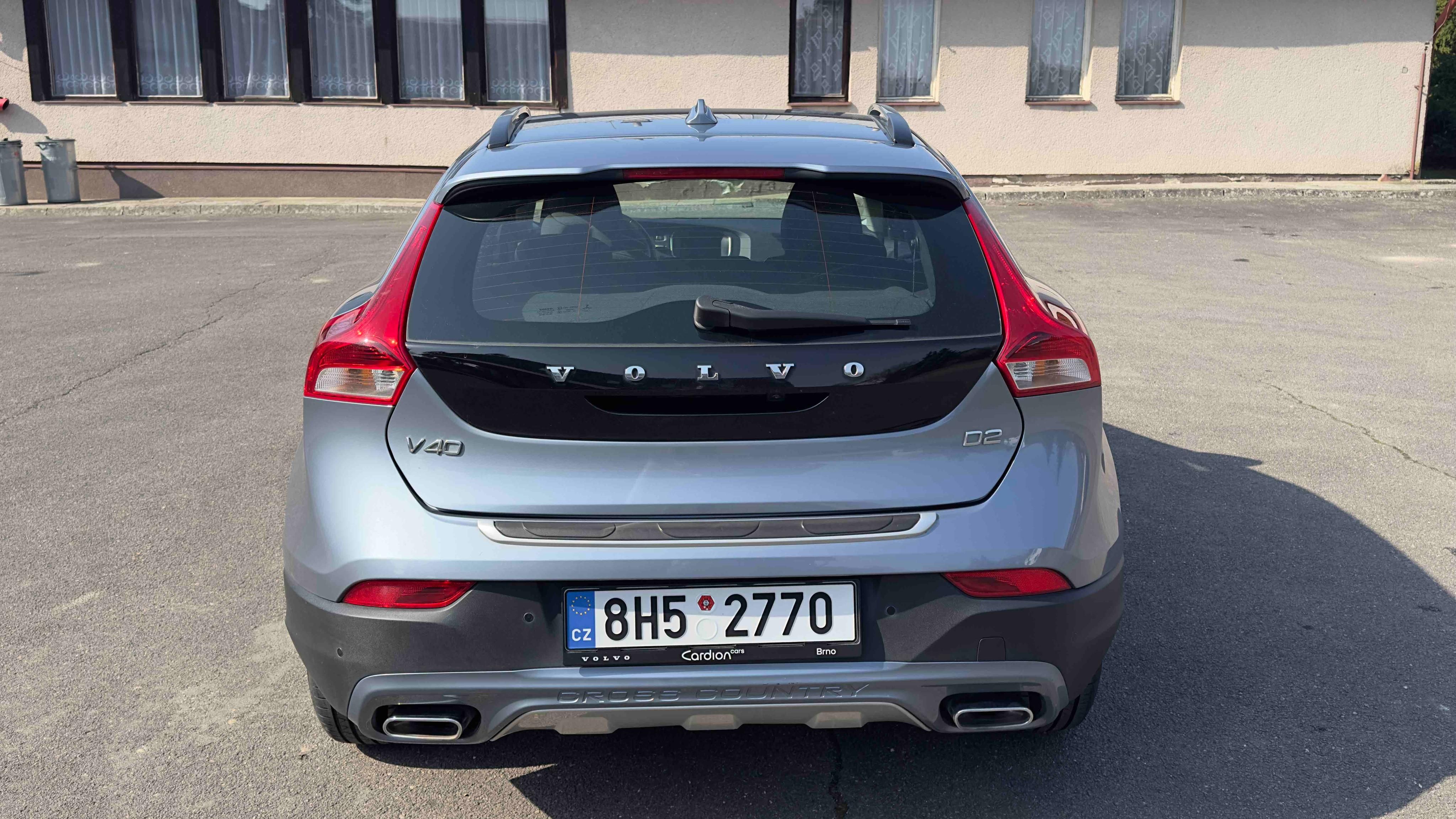 Volvo V40, CROSS COUNTRY D2 BLACK EDITION - fotka 5