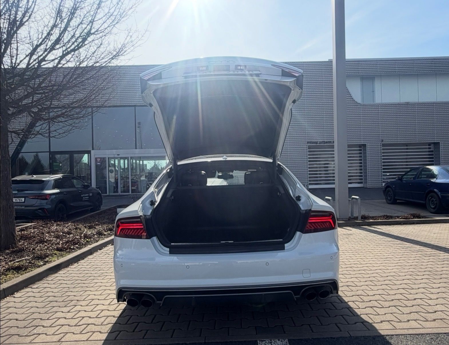 Audi S7, HUD, masáž, 360*, softclose - fotka 5