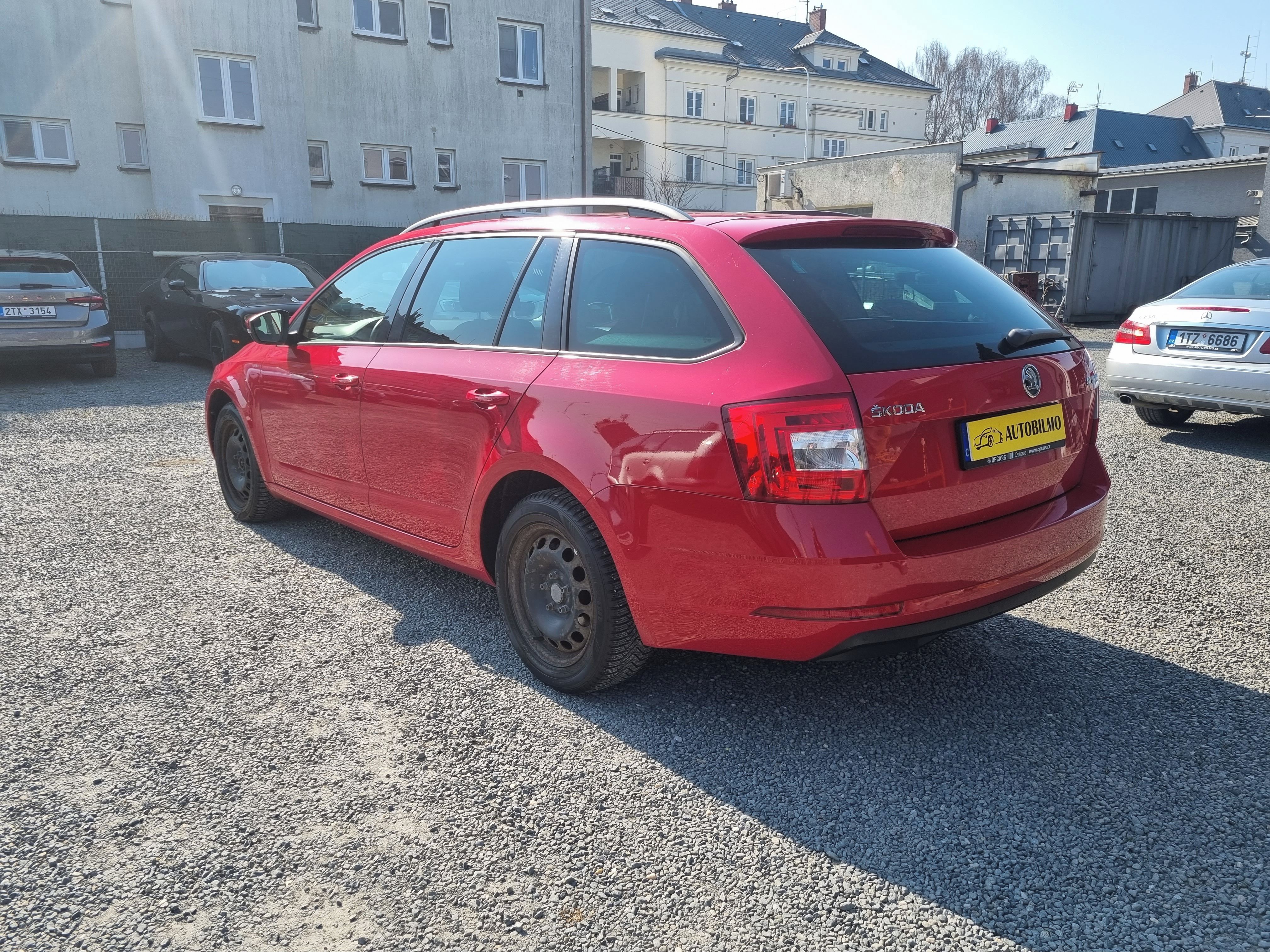 Škoda Octavia, 1.0 85KW Ambiente plus - fotka 3