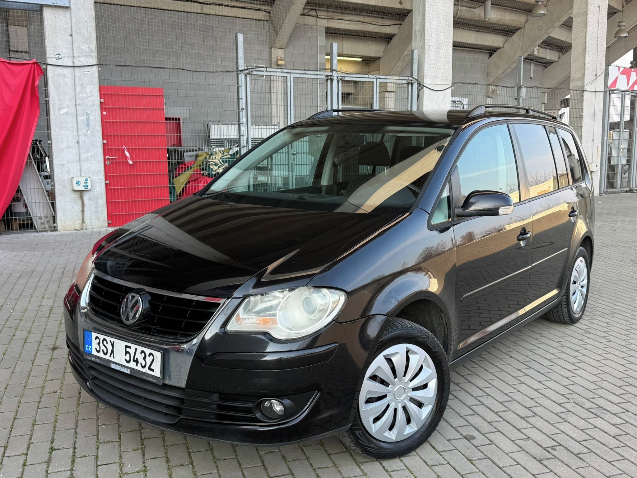 Volkswagen Touran, 2.0i+CNG, 80kw Nová STK 7míst