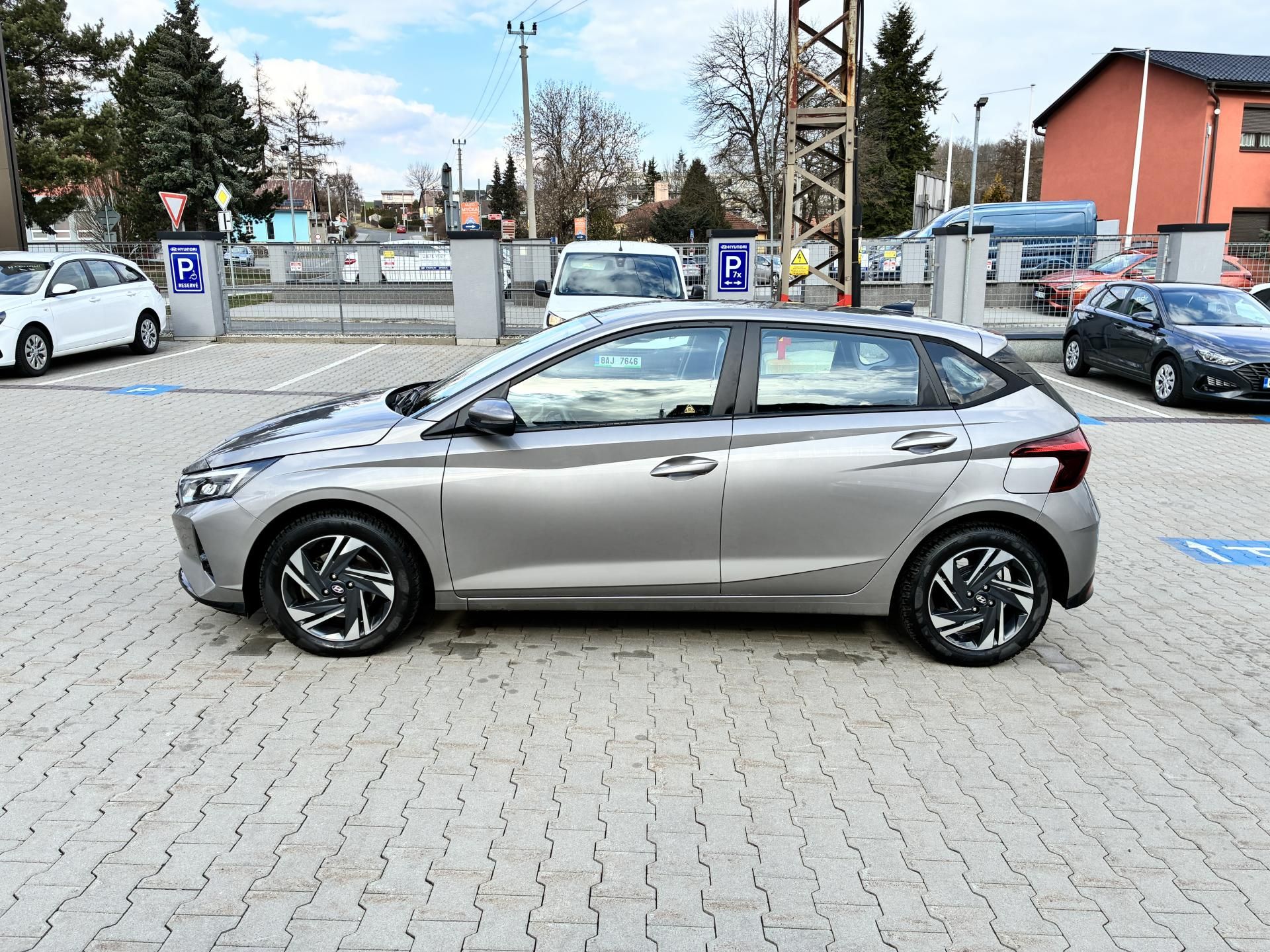 Hyundai i20, 1.0T-GDi 74kW AUTOMAT 1MAJITEL - fotka 4