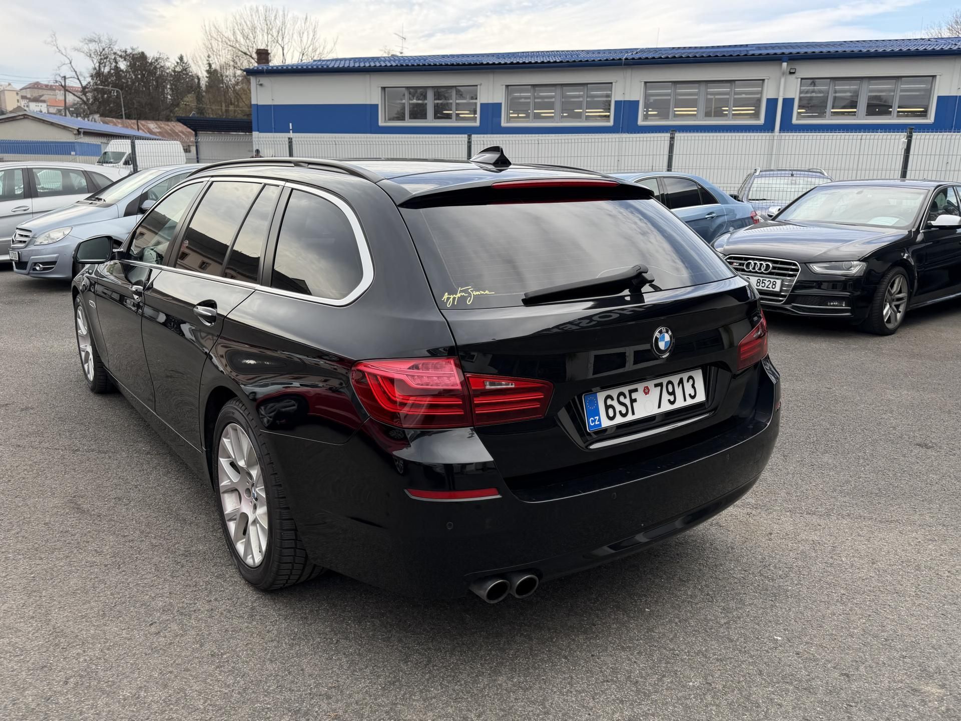 BMW Řada 5, 530D, 190kw, HUD, PANO, Tažné - fotka 2