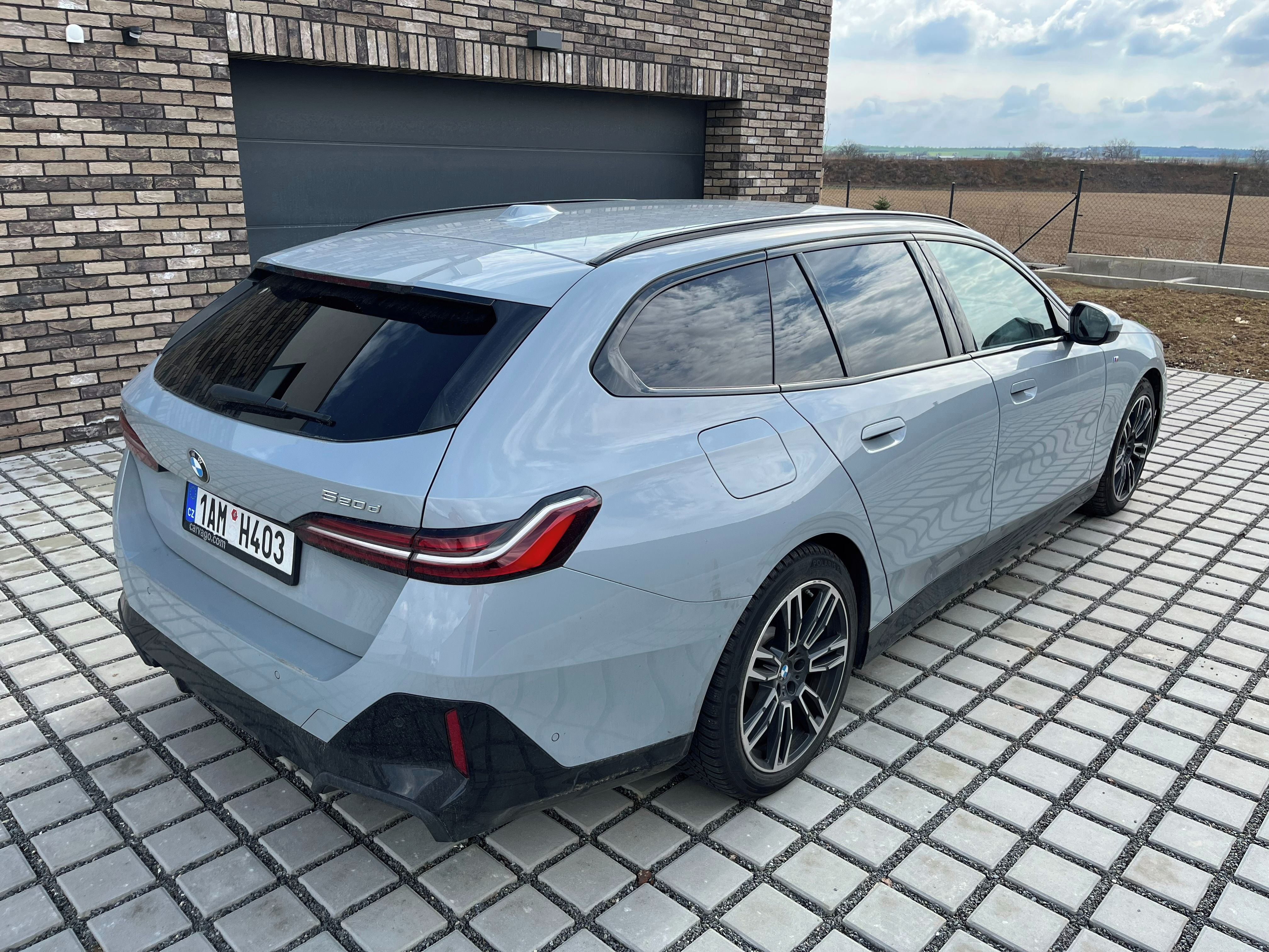 BMW Řada 5, 520d*XD*záruka 7/27*tažné - fotka 3